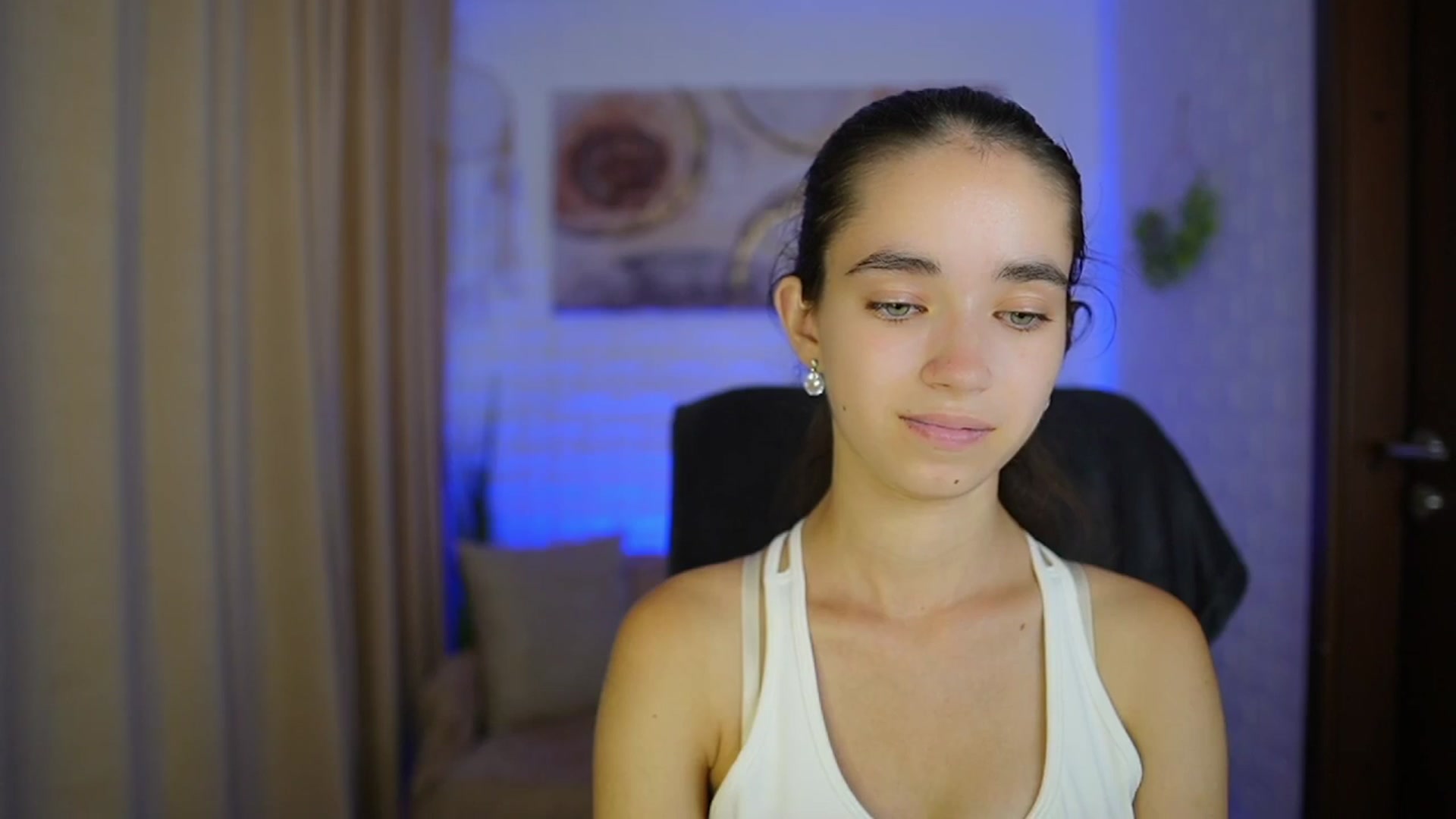 Gallery image thumbnail from Gia_Paige18's myfreecams stream on, 08/28/2024, 13:03 image 9 of 20