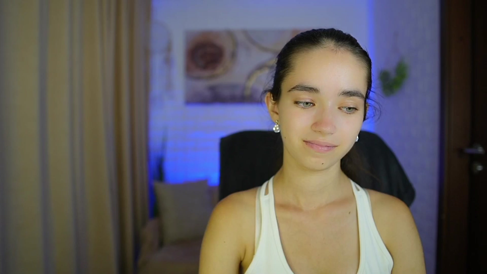 Gallery image thumbnail from Gia_Paige18's myfreecams stream on, 08/28/2024, 13:03 image 3 of 20