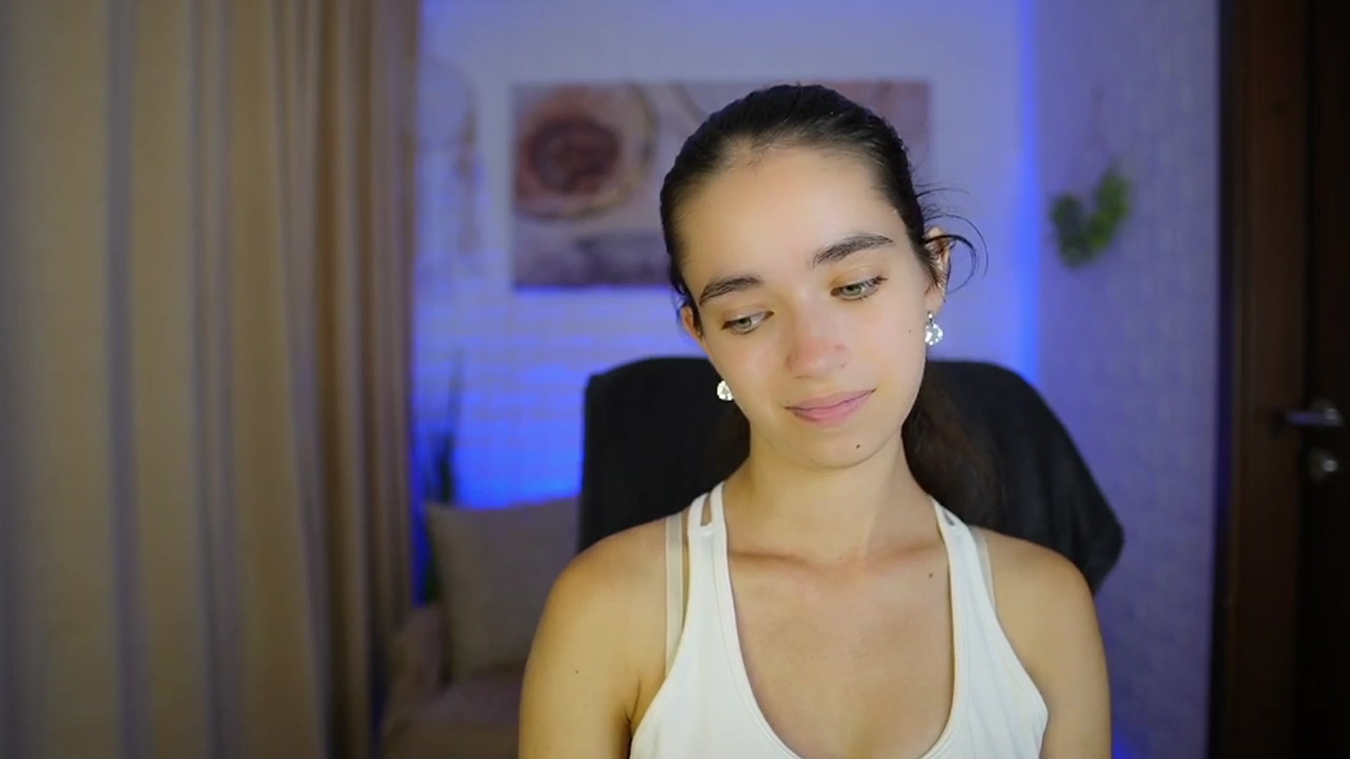 Gallery image thumbnail from Gia_Paige18's myfreecams stream on, 08/28/2024, 13:03 image 16 of 20