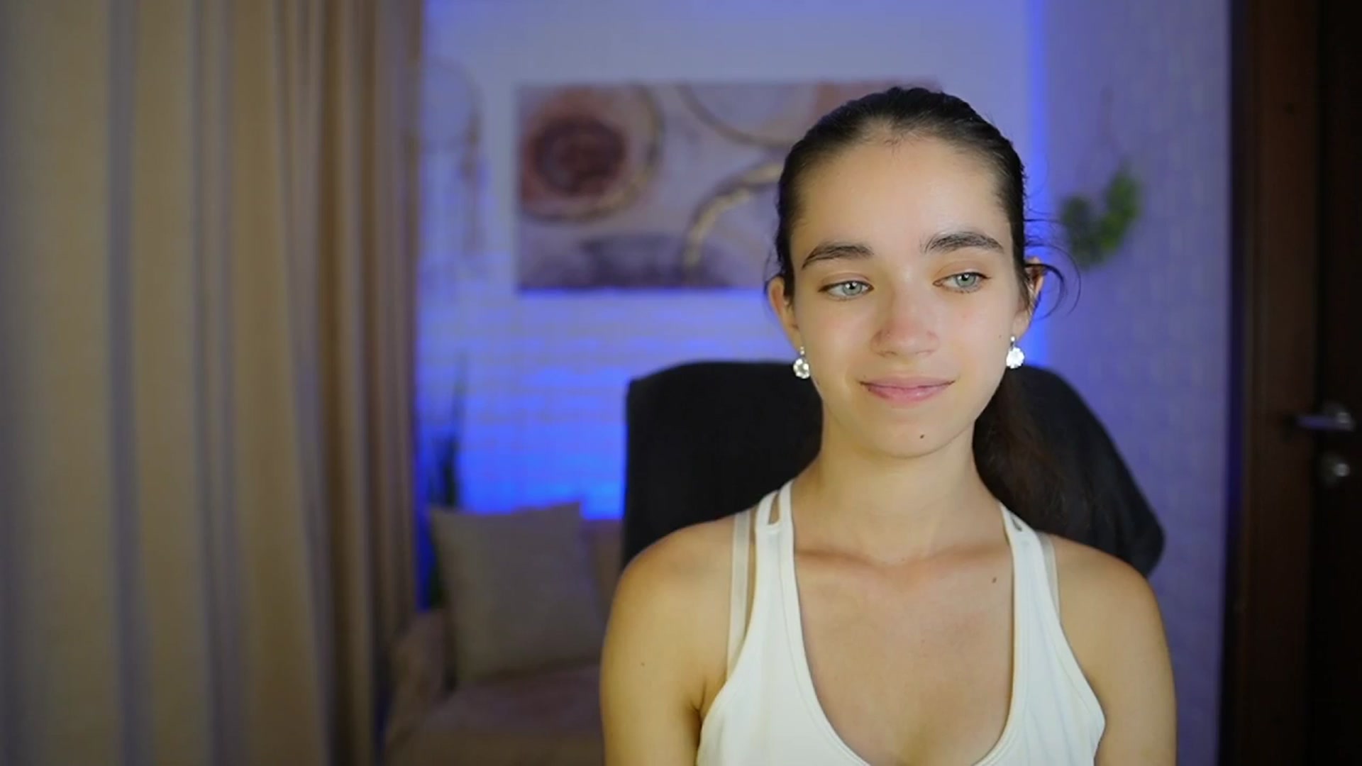 Gallery image thumbnail from Gia_Paige18's myfreecams stream on, 08/28/2024, 13:03 image 13 of 20