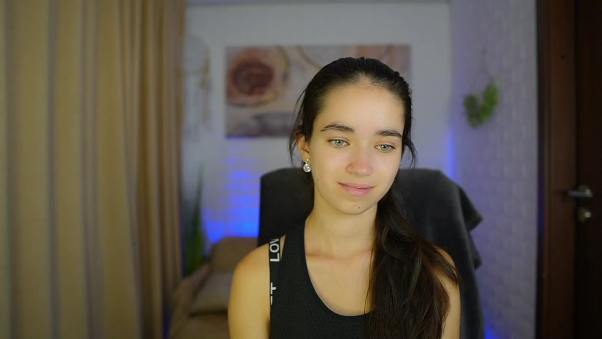 Gallery image thumbnail from Gia_Paige18's myfreecams stream on, 09/03/2024, 10:17 image 9 of 20