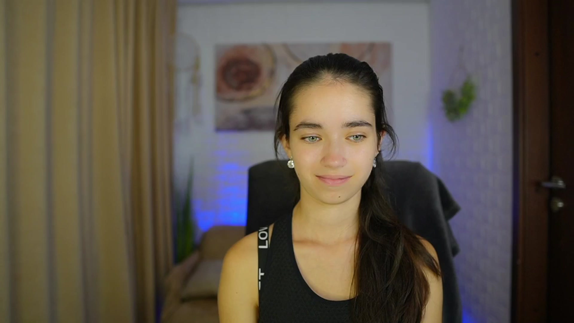 Gallery image thumbnail from Gia_Paige18's myfreecams stream on, 09/03/2024, 10:17 image 8 of 20