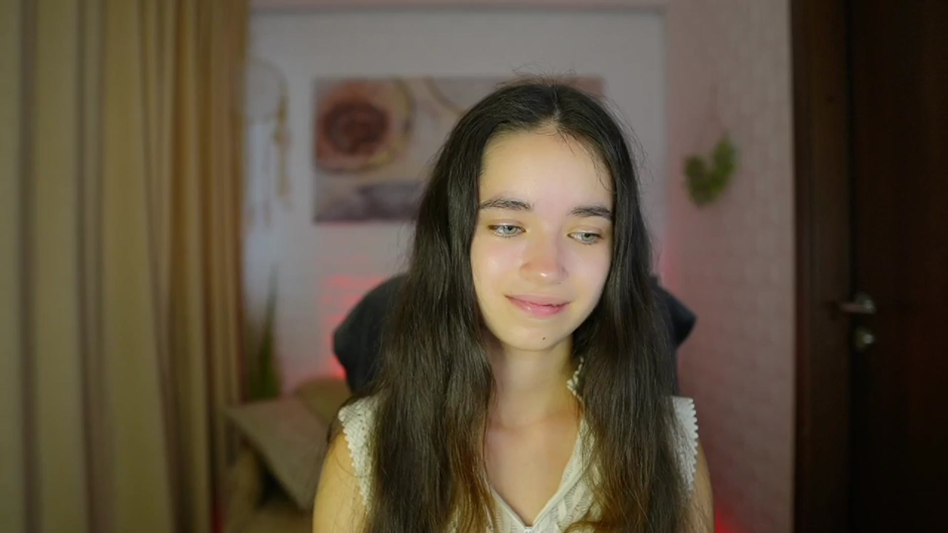 Gallery image thumbnail from Gia_Paige18's myfreecams stream on, 09/04/2024, 13:15 image 13 of 20