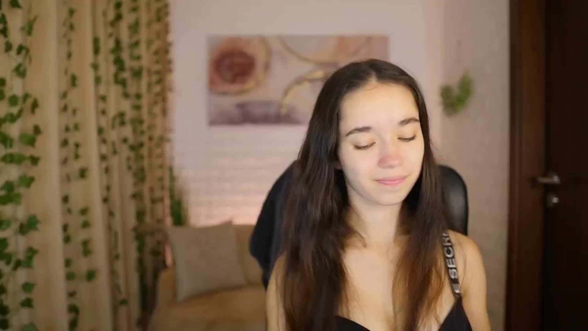 Gallery image thumbnail from Gia_Paige18's myfreecams stream on, 10/04/2024, 09:52 image 11 of 20