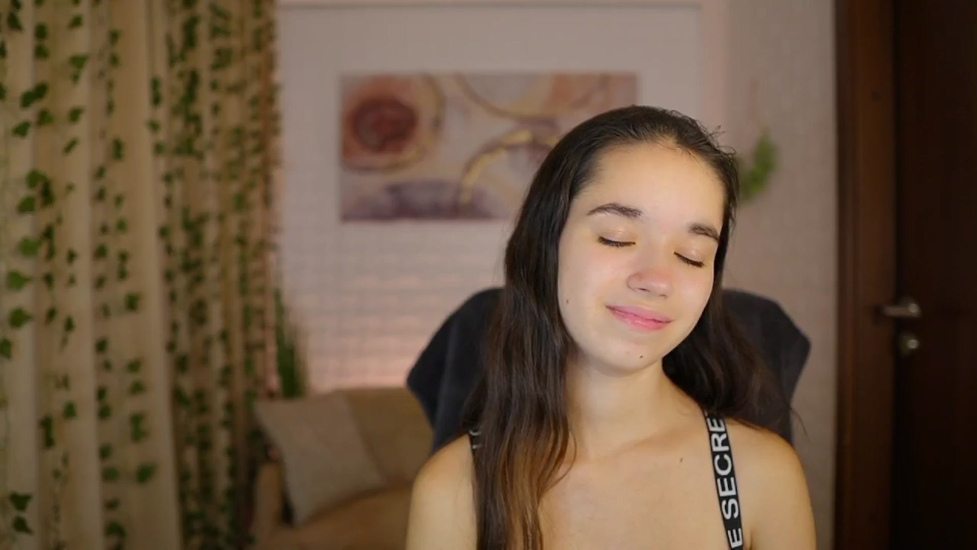 Gallery image thumbnail from Gia_Paige18's myfreecams stream on, 10/04/2024, 14:52 image 17 of 20