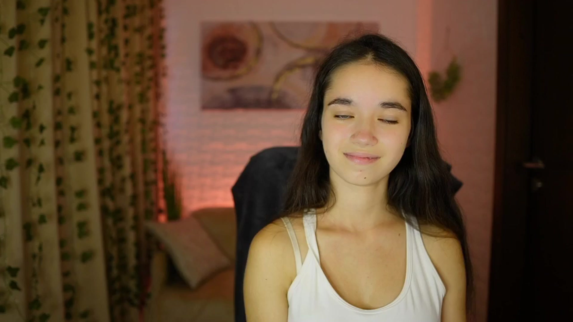 Gallery image thumbnail from Gia_Paige18's myfreecams stream on, 10/06/2024, 14:04 image 1 of 20