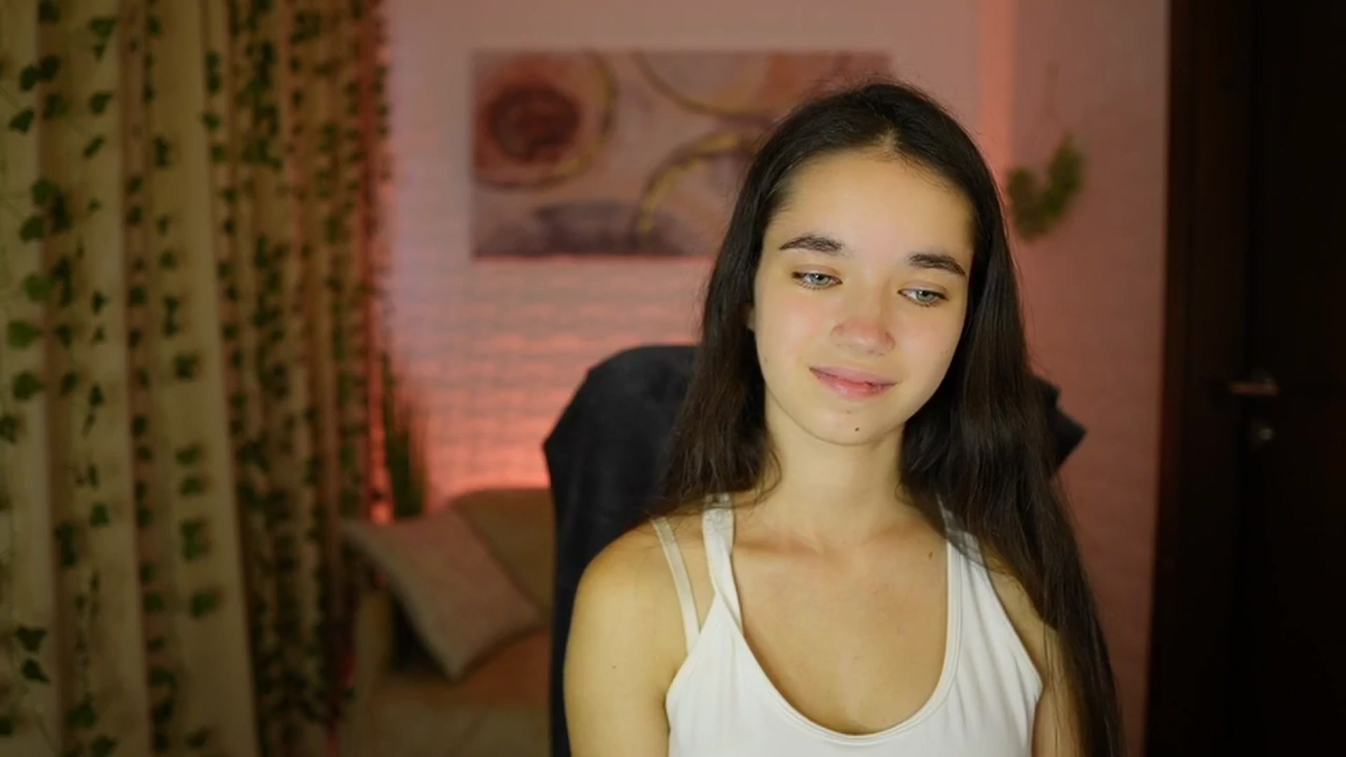Gallery image thumbnail from Gia_Paige18's myfreecams stream on, 10/06/2024, 14:04 image 10 of 20