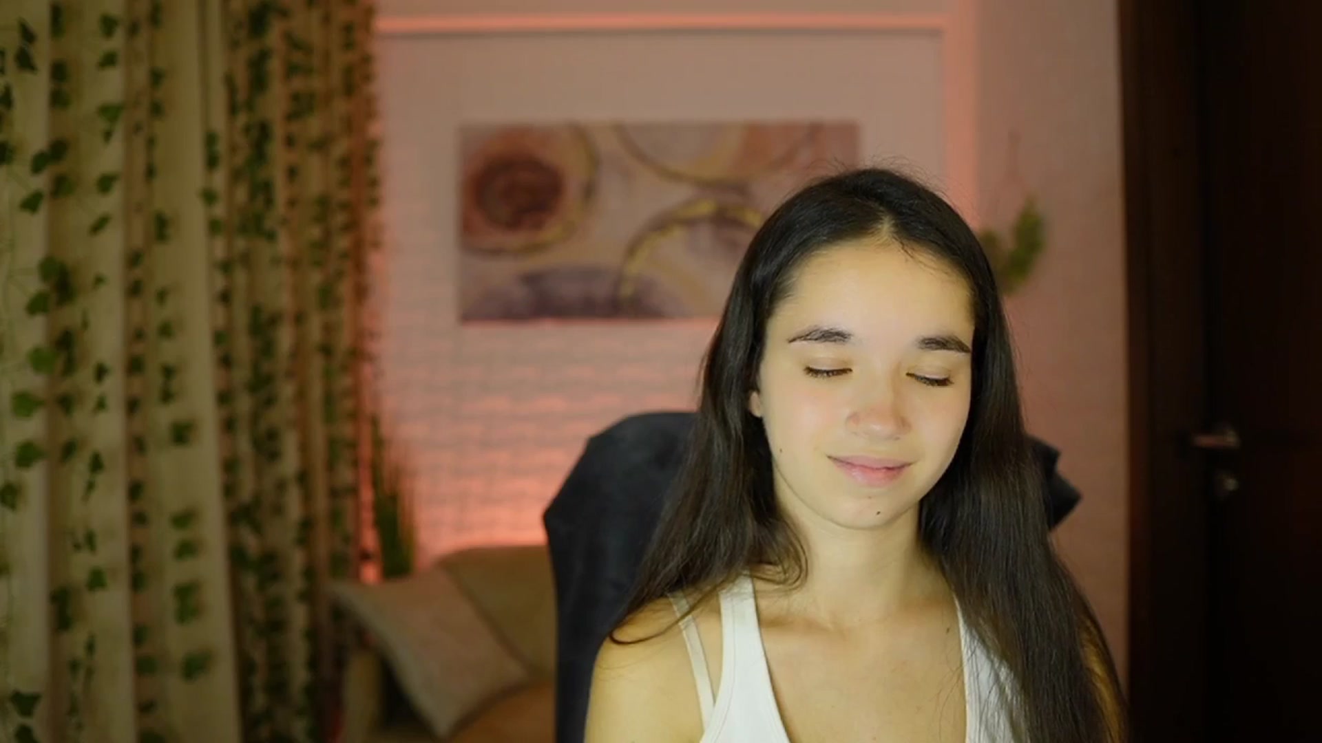 Gallery image thumbnail from Gia_Paige18's myfreecams stream on, 10/06/2024, 16:05 image 11 of 20