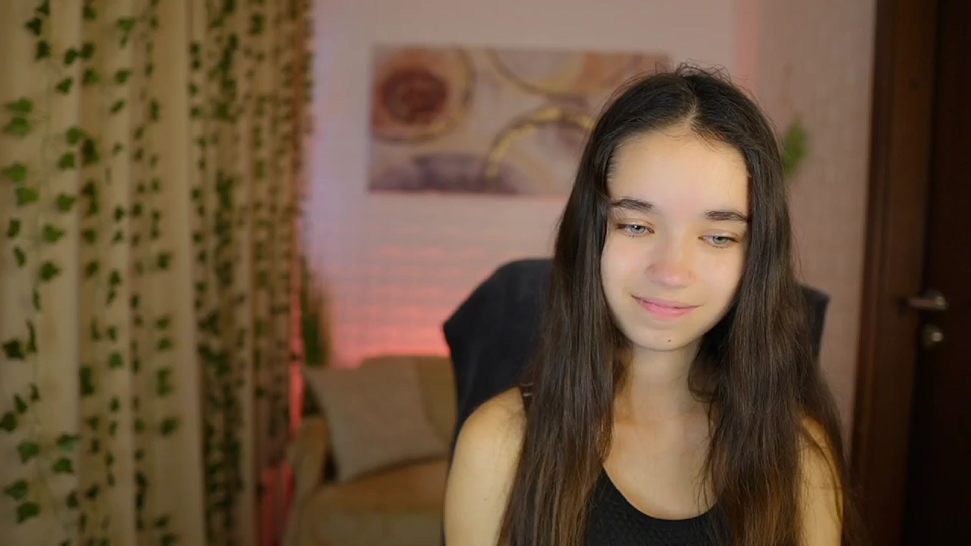 Gallery image thumbnail from Gia_Paige18's myfreecams stream on, 10/08/2024, 09:36 image 9 of 20