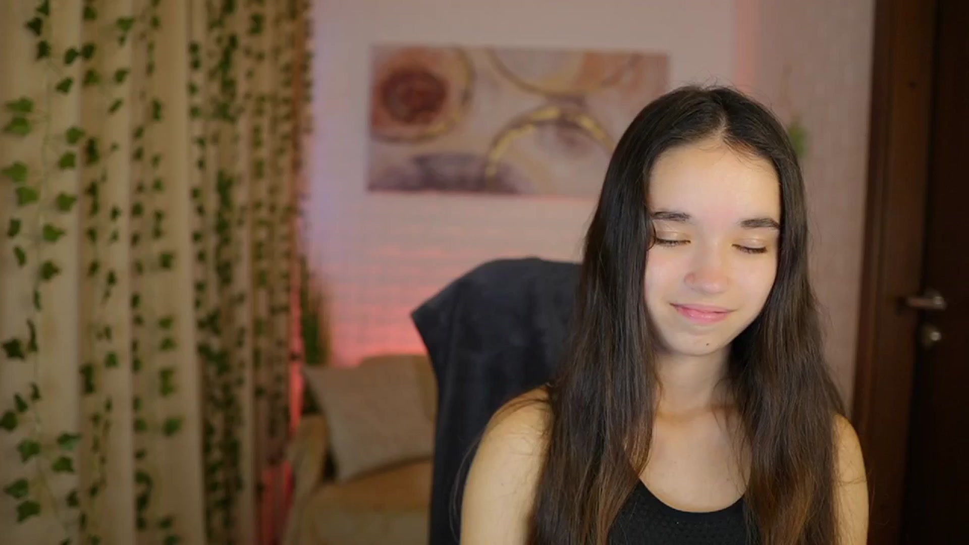 Gallery image thumbnail from Gia_Paige18's myfreecams stream on, 10/08/2024, 12:30 image 10 of 20