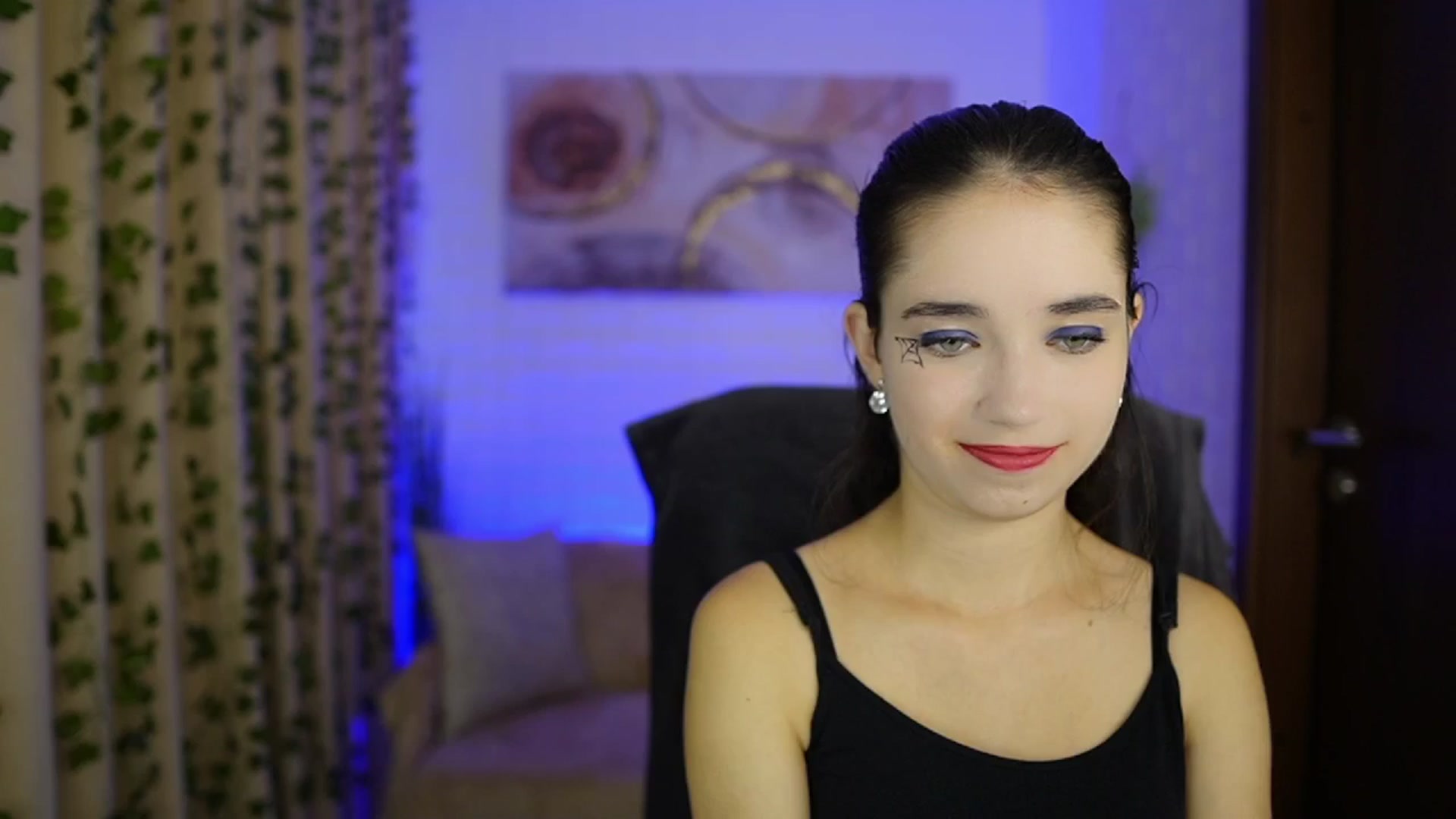Gallery image thumbnail from Gia_Paige18's myfreecams stream on, 10/31/2024, 11:03 image 12 of 20