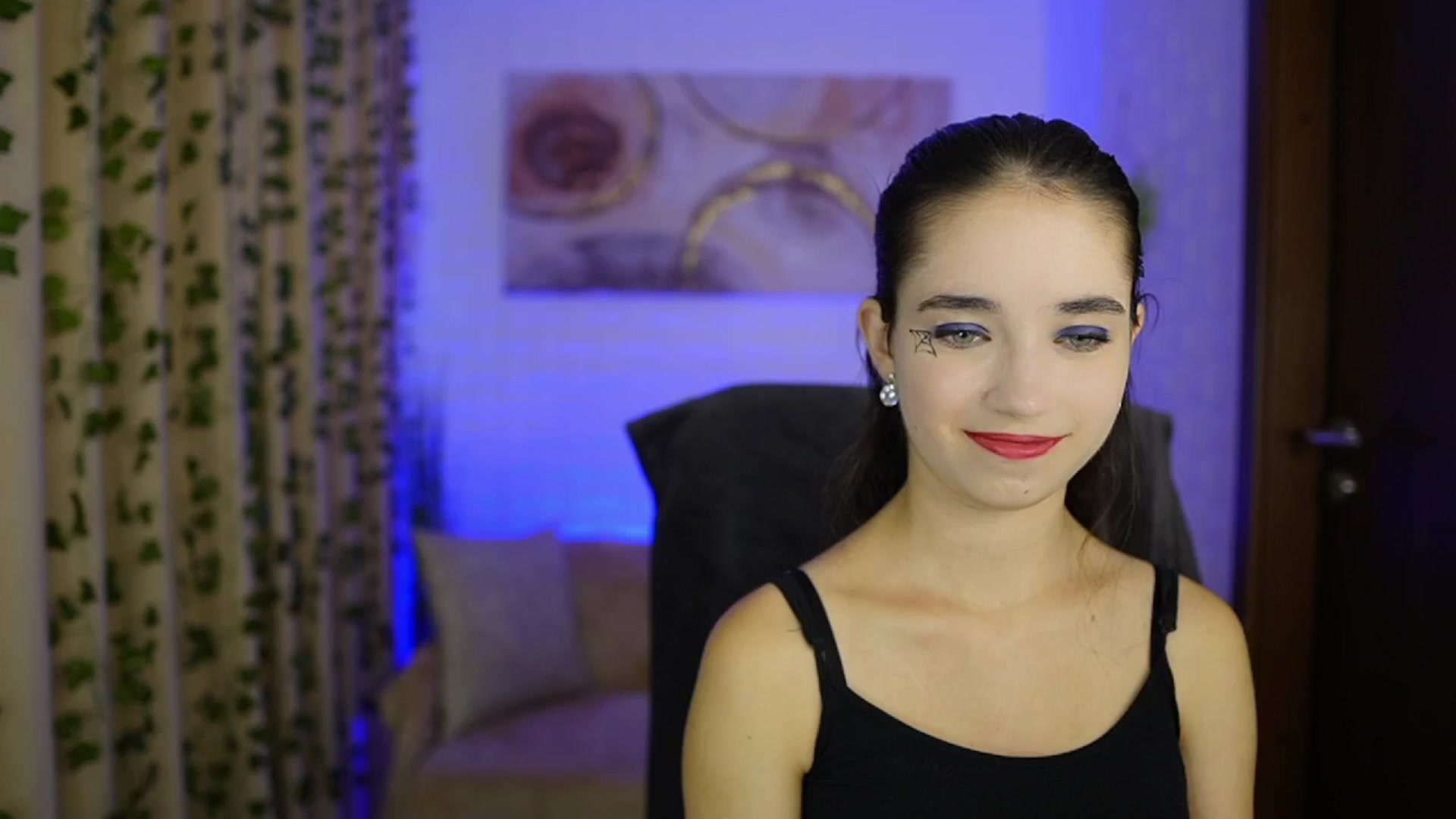 Gallery image thumbnail from Gia_Paige18's myfreecams stream on, 10/31/2024, 11:03 image 16 of 20