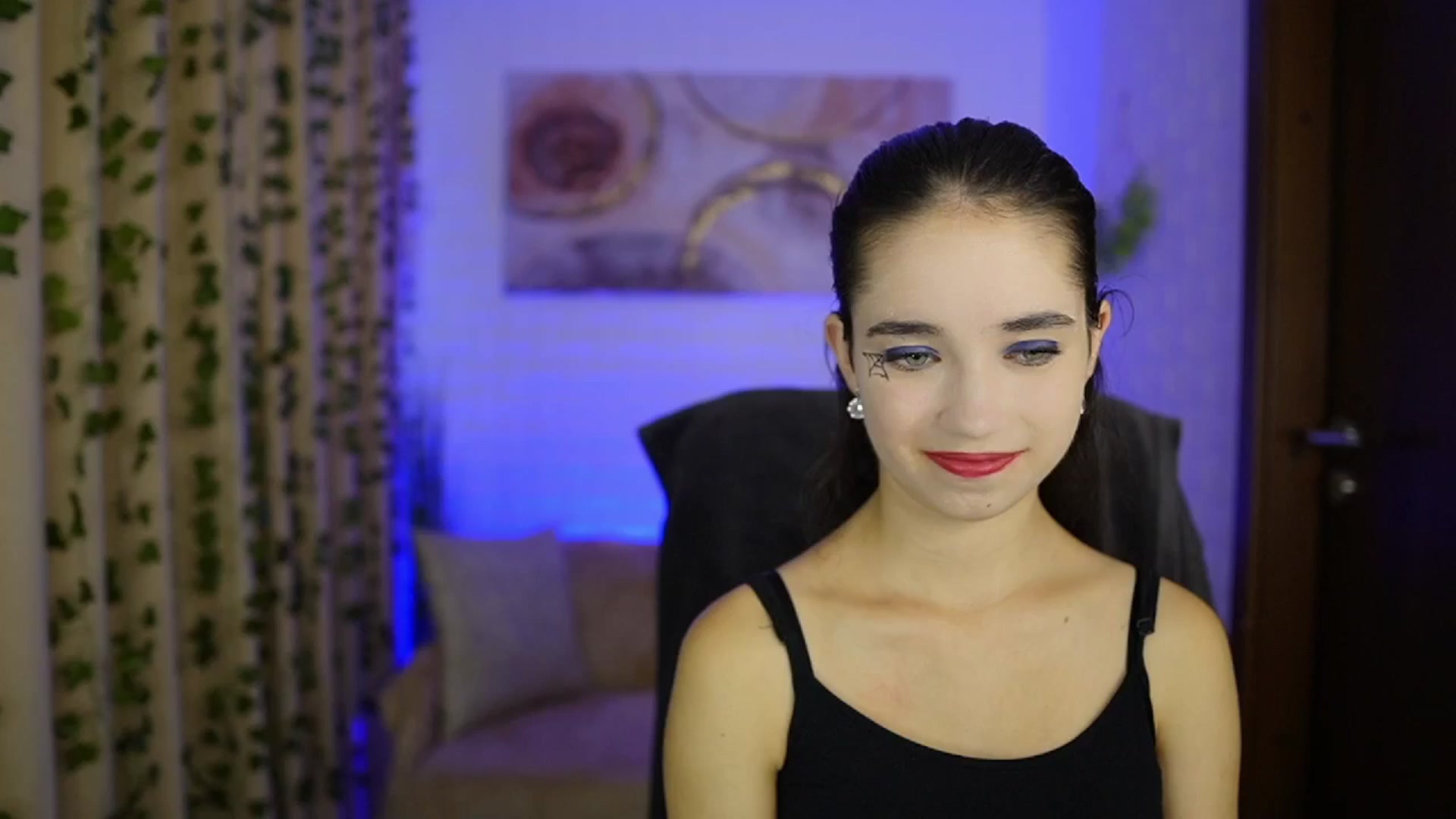 Gallery image thumbnail from Gia_Paige18's myfreecams stream on, 10/31/2024, 12:35 image 10 of 20