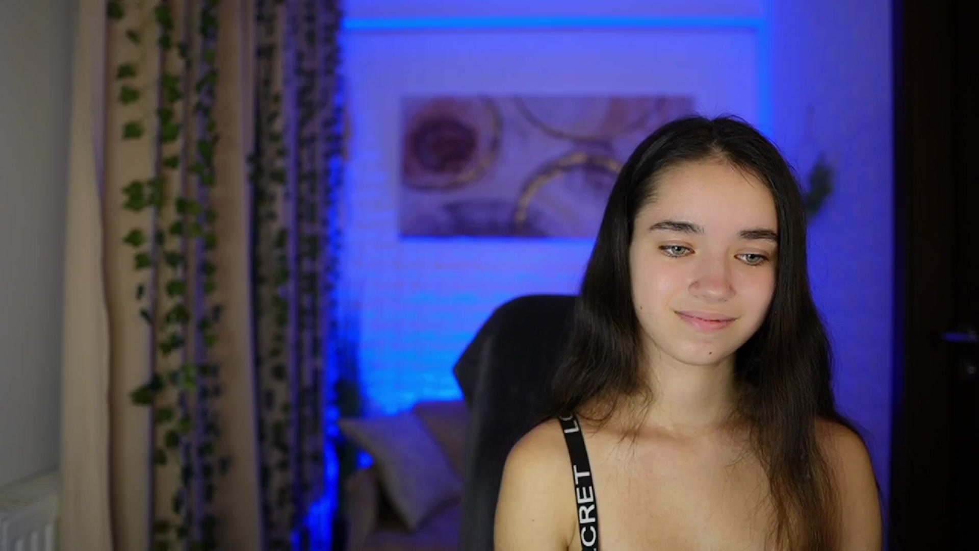 Gallery image thumbnail from Gia_Paige18's myfreecams stream on, 11/03/2024, 17:27 image 16 of 20