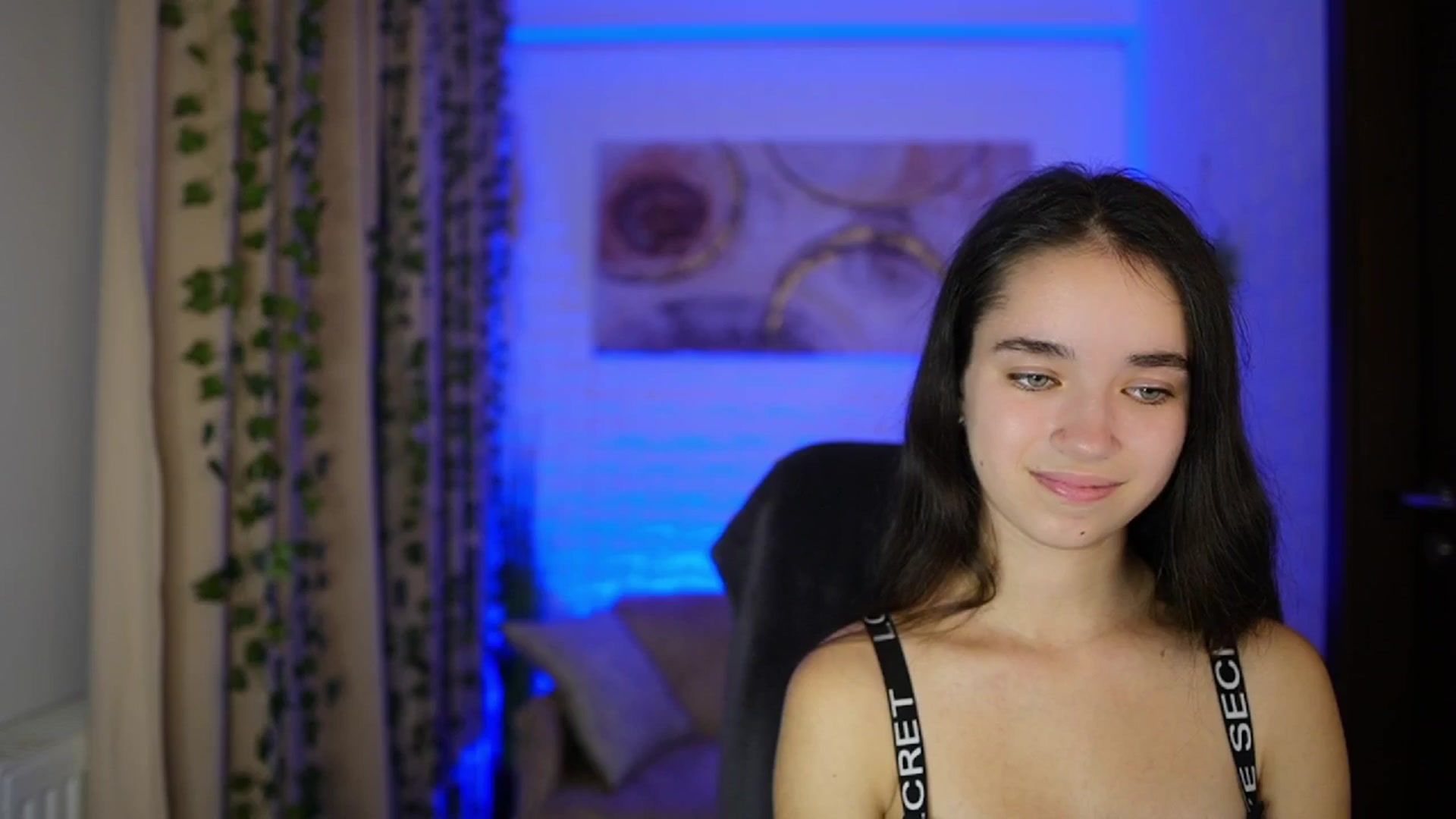 Gallery image thumbnail from Gia_Paige18's myfreecams stream on, 11/03/2024, 18:54 image 15 of 20
