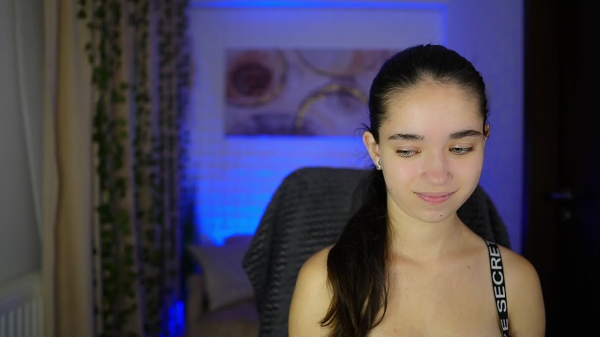 Gallery image thumbnail from Gia_Paige18's myfreecams stream on, 11/12/2024, 15:14 image 6 of 20