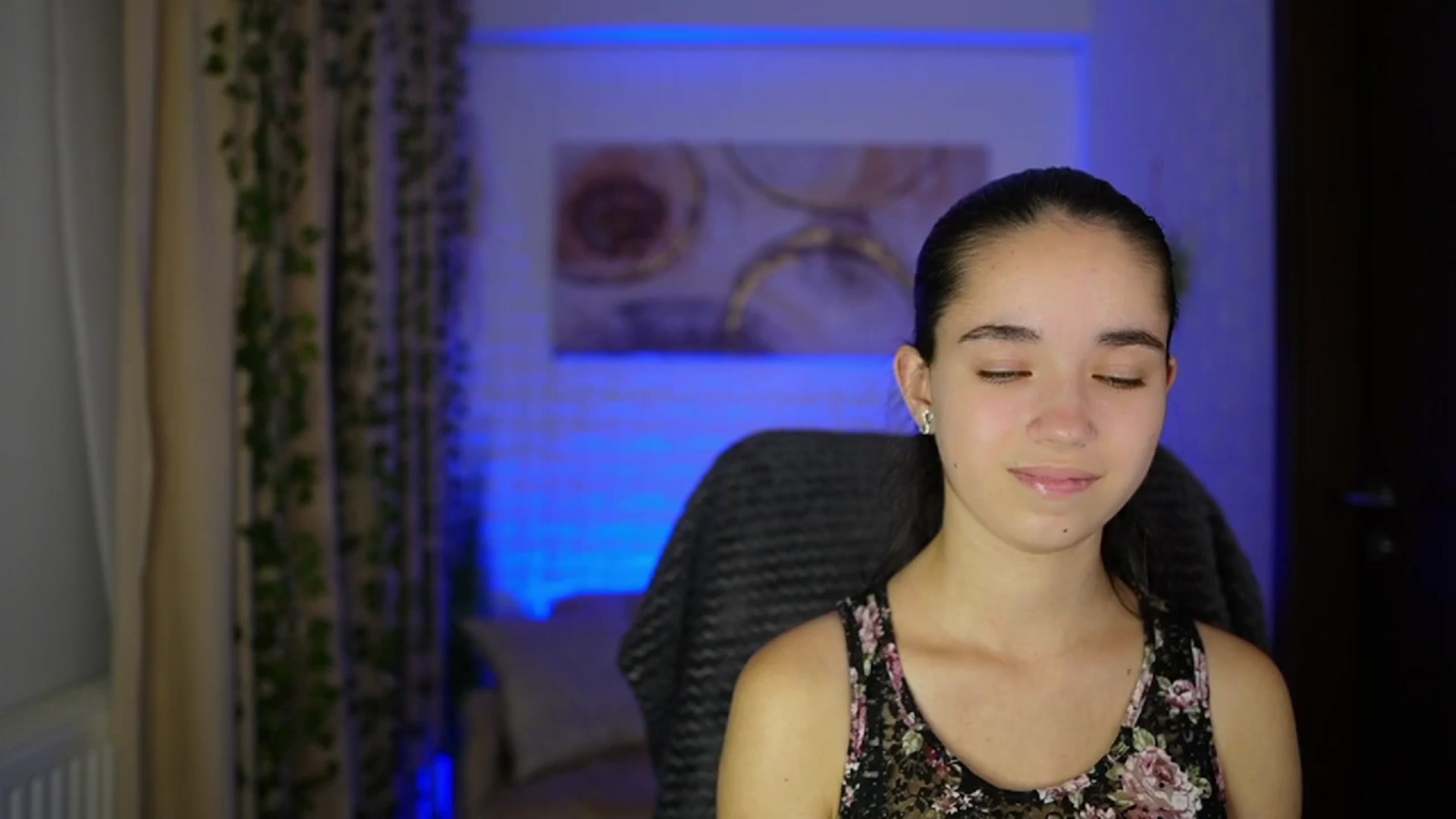 Gallery image thumbnail from Gia_Paige18's myfreecams stream on, 11/12/2024, 18:43 image 5 of 20