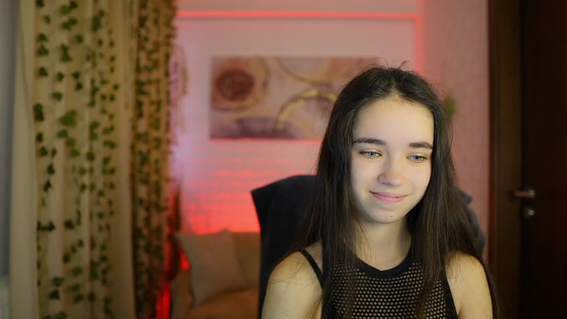 Gallery image thumbnail from Gia_Paige18's myfreecams stream on, 11/19/2024, 10:53 image 18 of 20