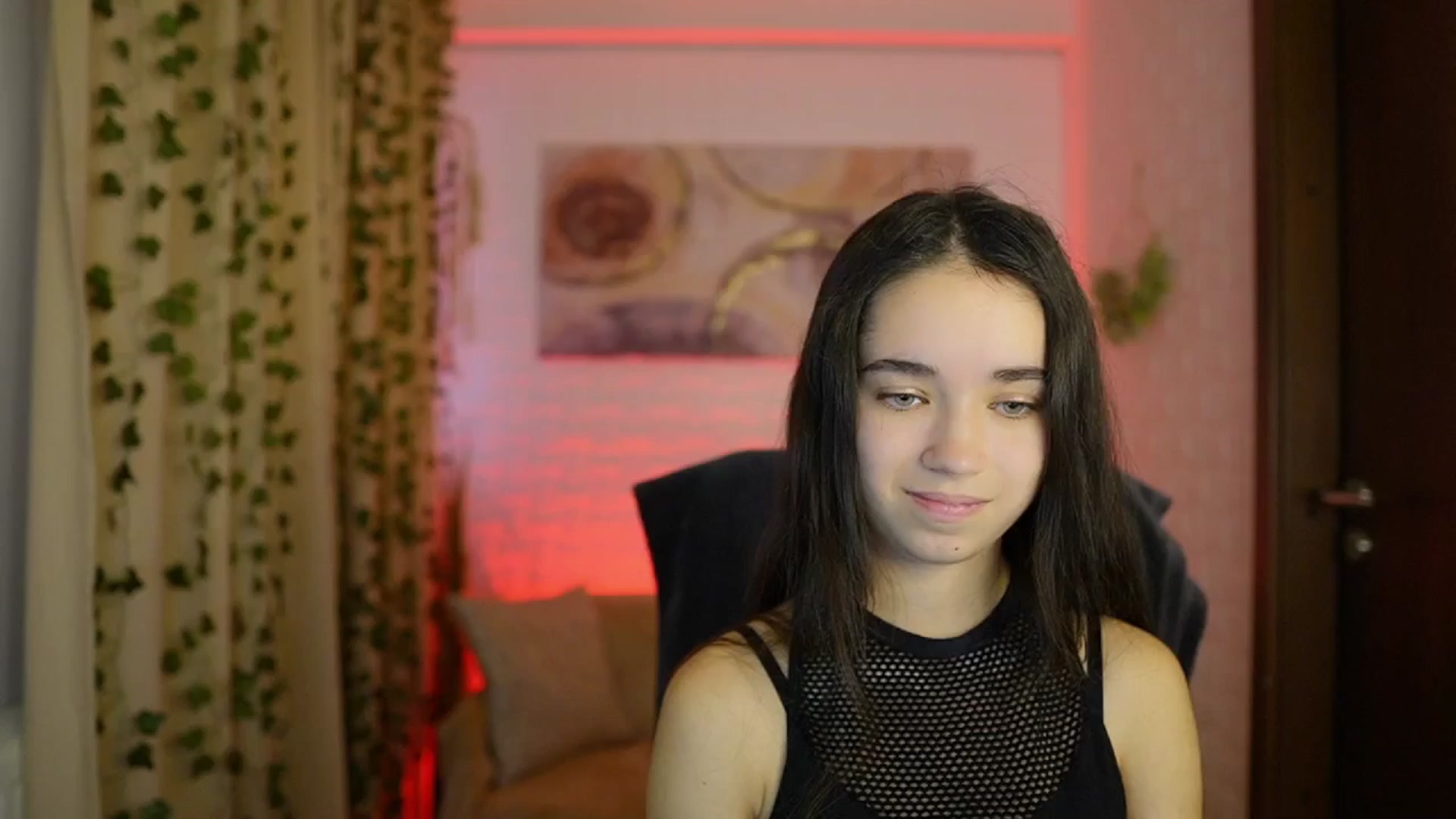 Gallery image thumbnail from Gia_Paige18's myfreecams stream on, 11/19/2024, 10:53 image 10 of 20