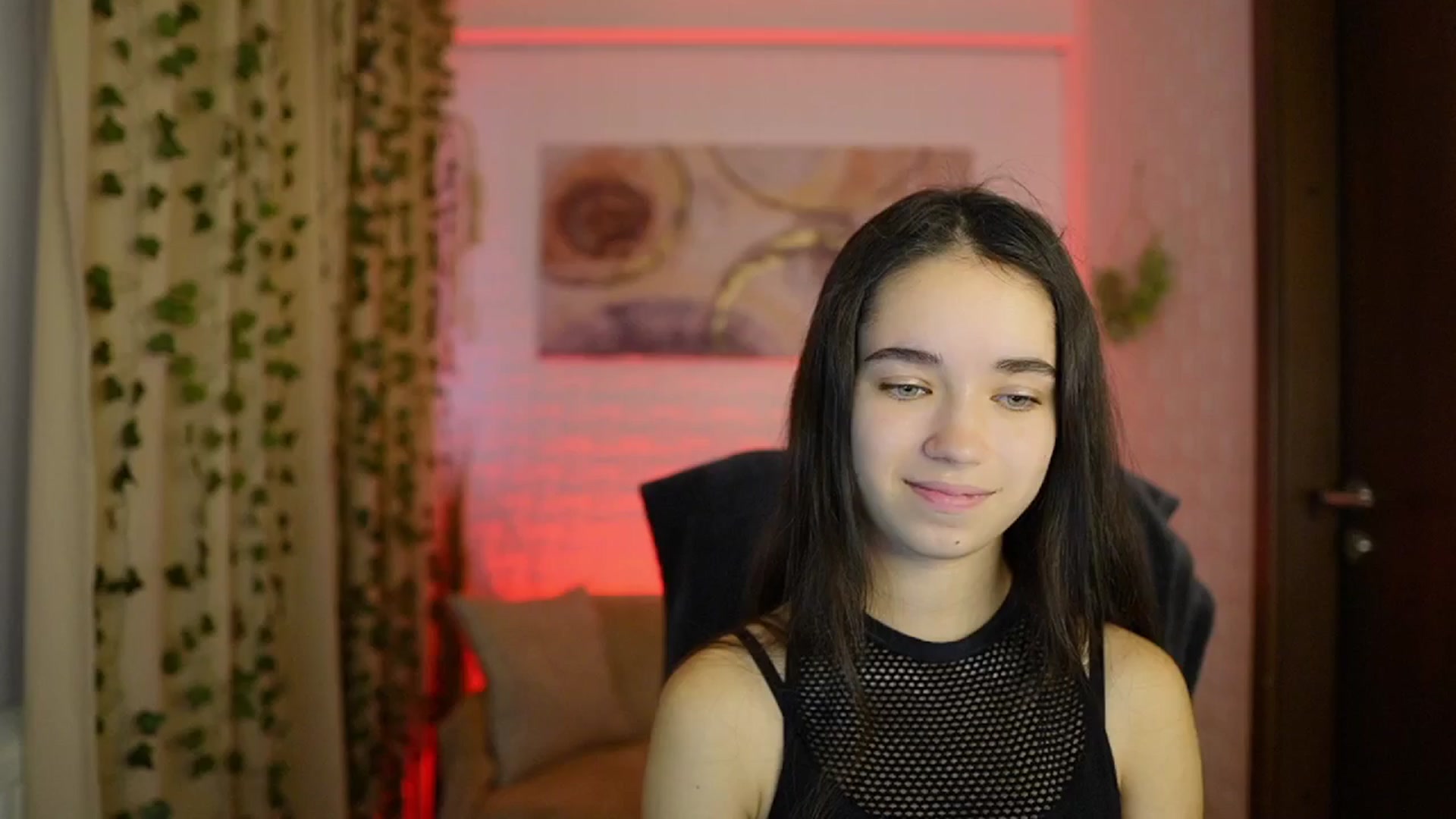 Gallery image thumbnail from Gia_Paige18's myfreecams stream on, 11/19/2024, 10:53 image 12 of 20