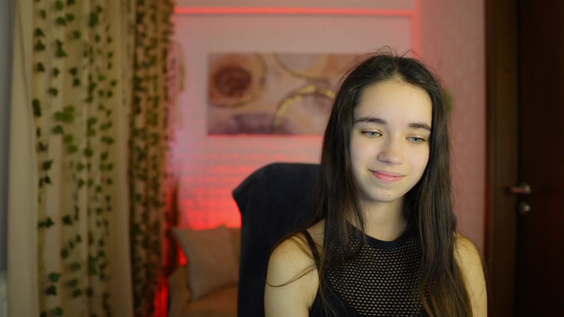 Gallery image thumbnail from Gia_Paige18's myfreecams stream on, 11/19/2024, 13:34 image 19 of 20