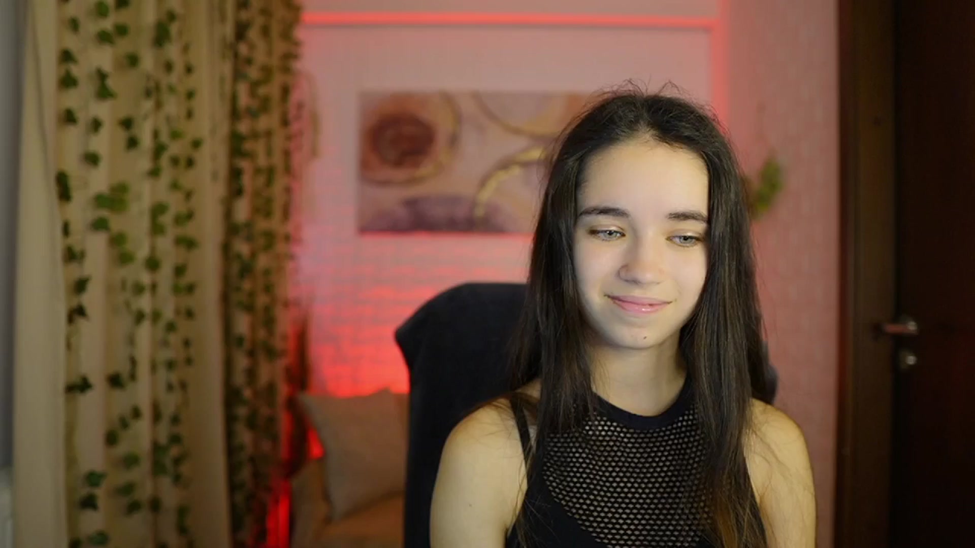 Gallery image thumbnail from Gia_Paige18's myfreecams stream on, 11/19/2024, 13:34 image 7 of 20