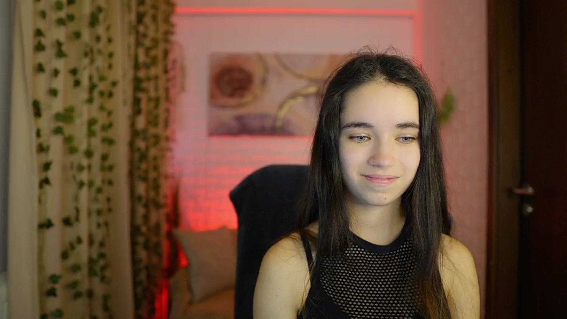 Gallery image thumbnail from Gia_Paige18's myfreecams stream on, 11/19/2024, 13:34 image 8 of 20