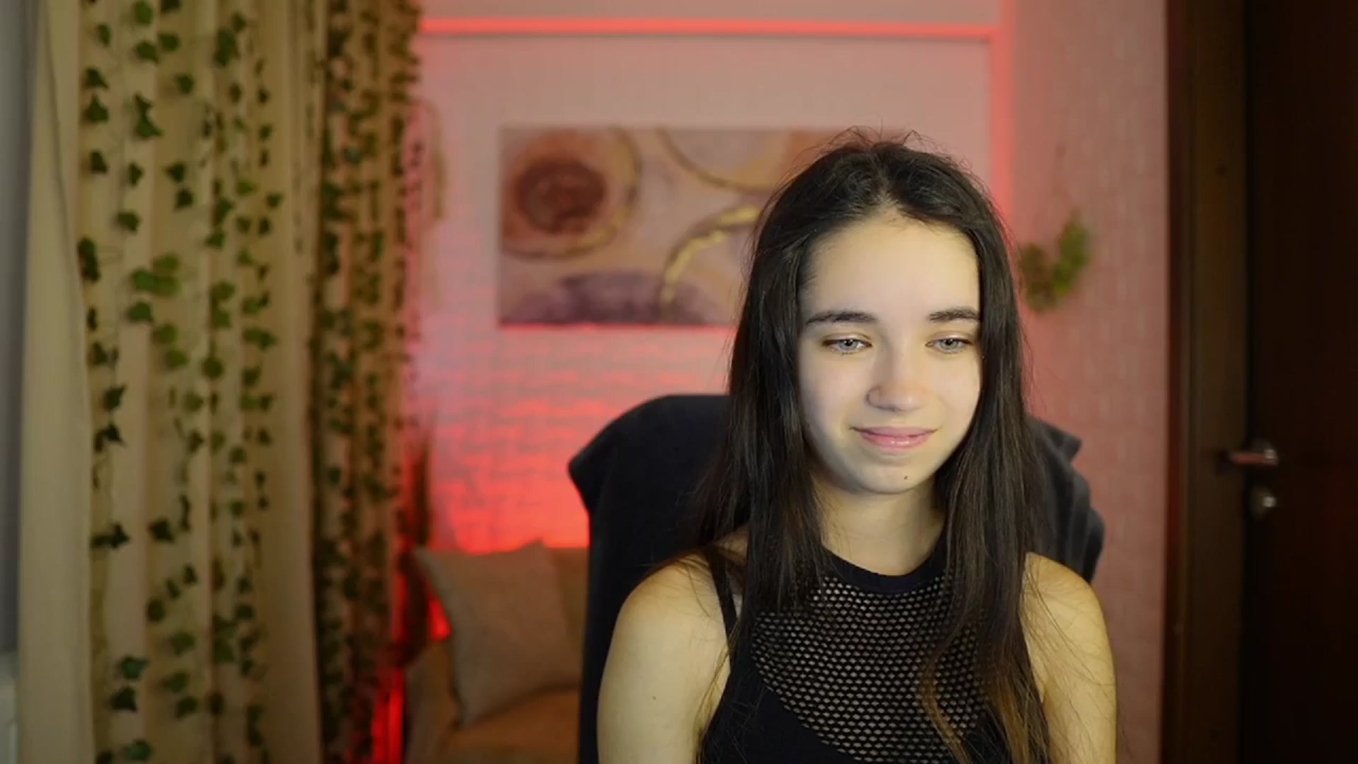 Gallery image thumbnail from Gia_Paige18's myfreecams stream on, 11/19/2024, 13:34 image 14 of 20