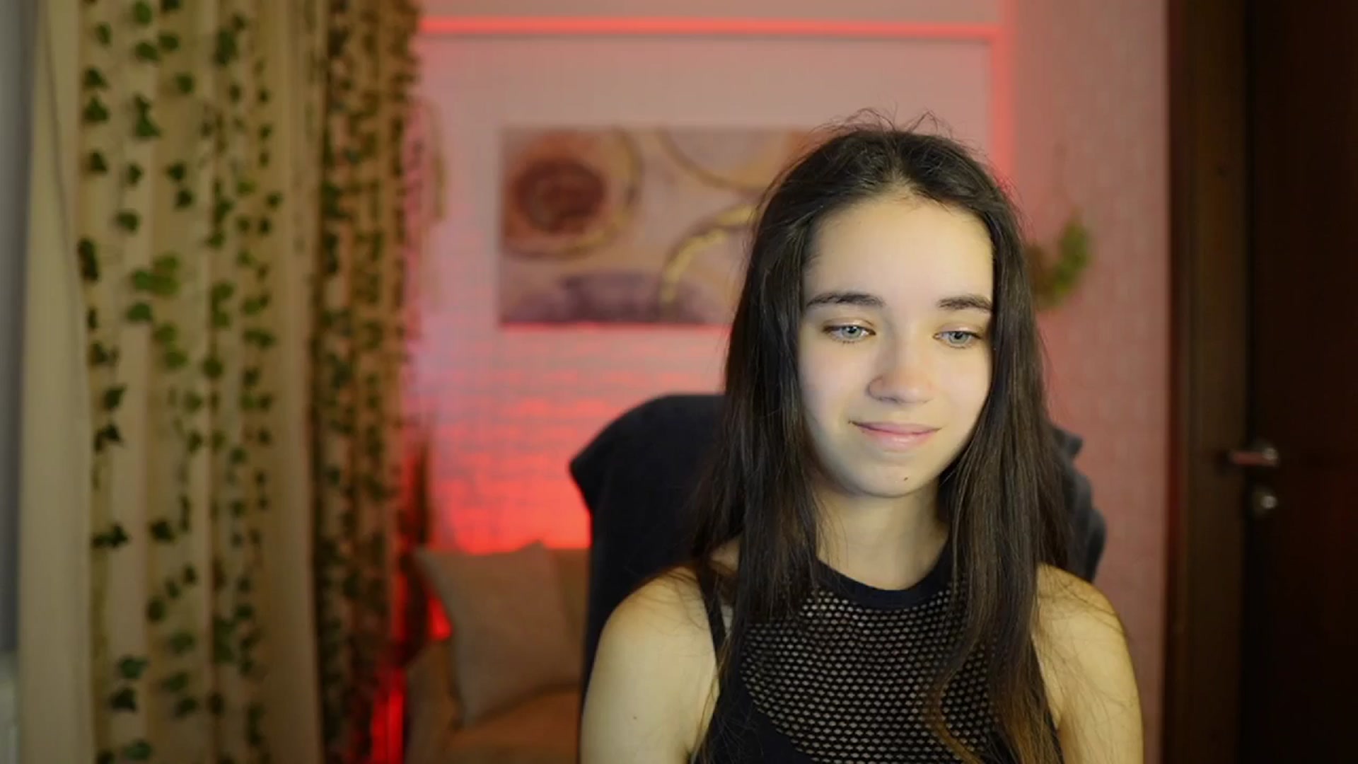 Gallery image thumbnail from Gia_Paige18's myfreecams stream on, 11/19/2024, 13:34 image 13 of 20