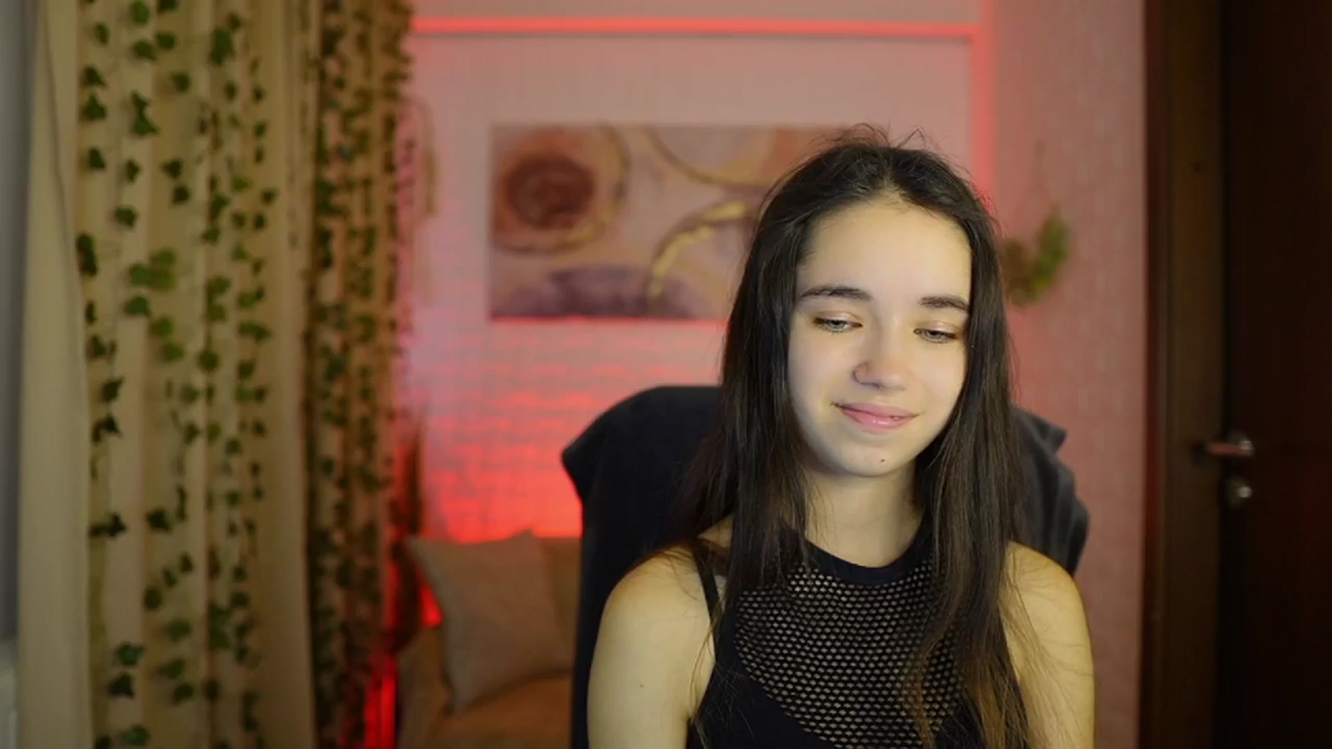 Gallery image thumbnail from Gia_Paige18's myfreecams stream on, 11/19/2024, 13:34 image 15 of 20
