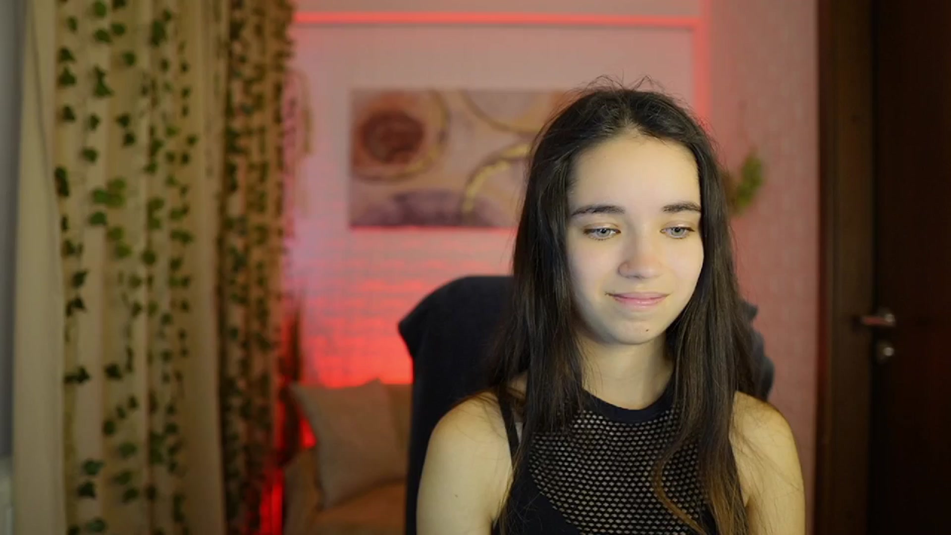 Gallery image thumbnail from Gia_Paige18's myfreecams stream on, 11/19/2024, 13:34 image 11 of 20
