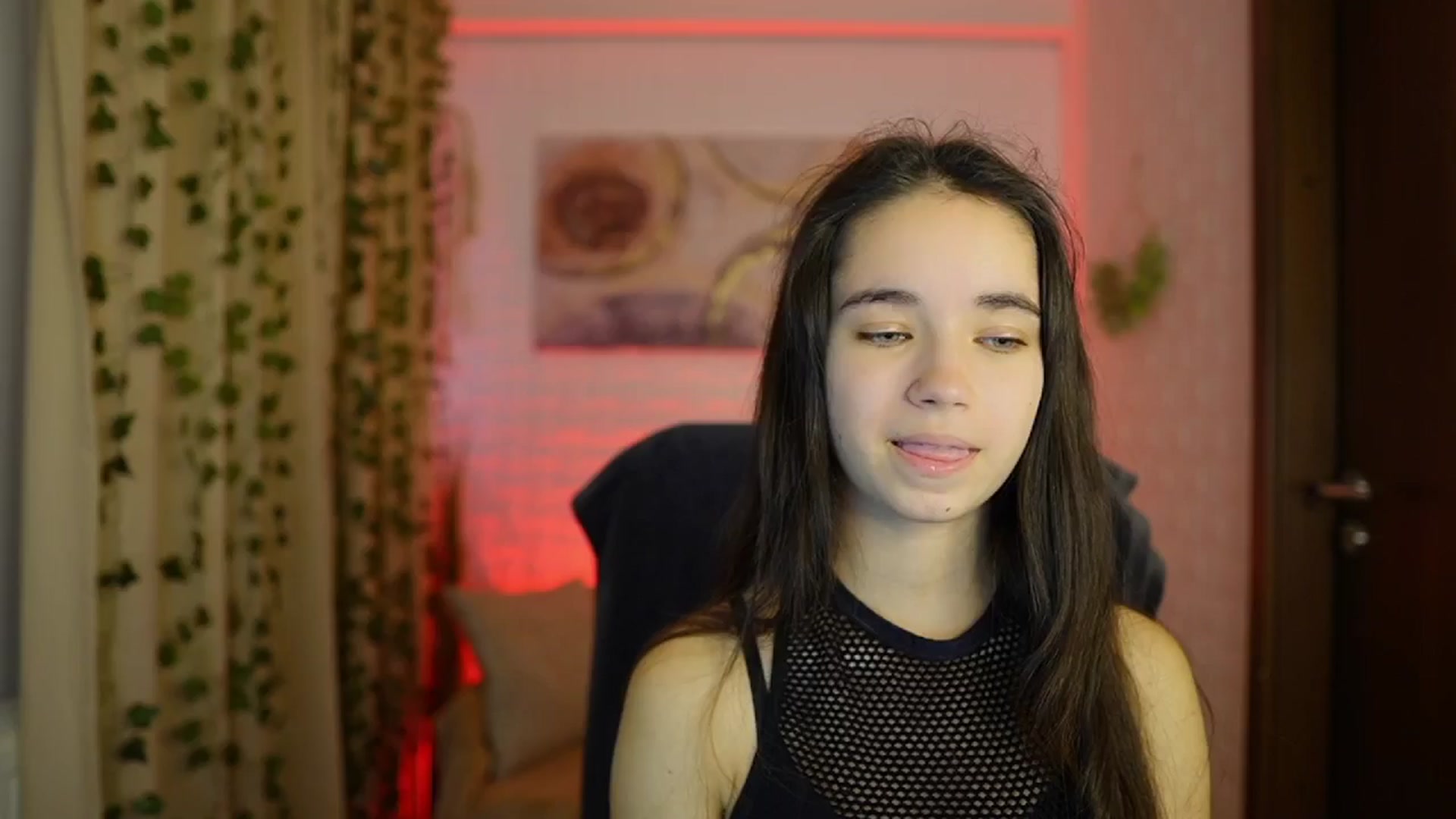 Gallery image thumbnail from Gia_Paige18's myfreecams stream on, 11/19/2024, 13:34 image 1 of 20