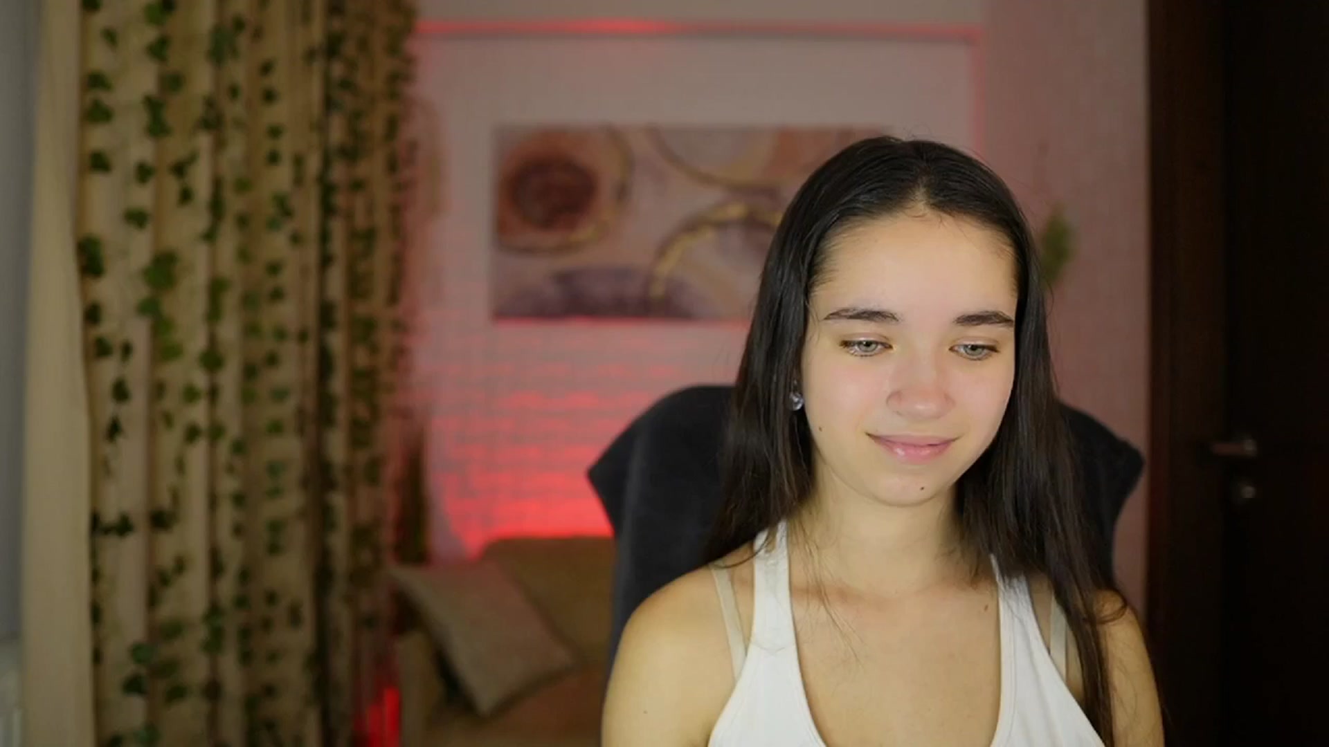 Gallery image thumbnail from Gia_Paige18's myfreecams stream on, 11/23/2024, 17:06 image 19 of 20