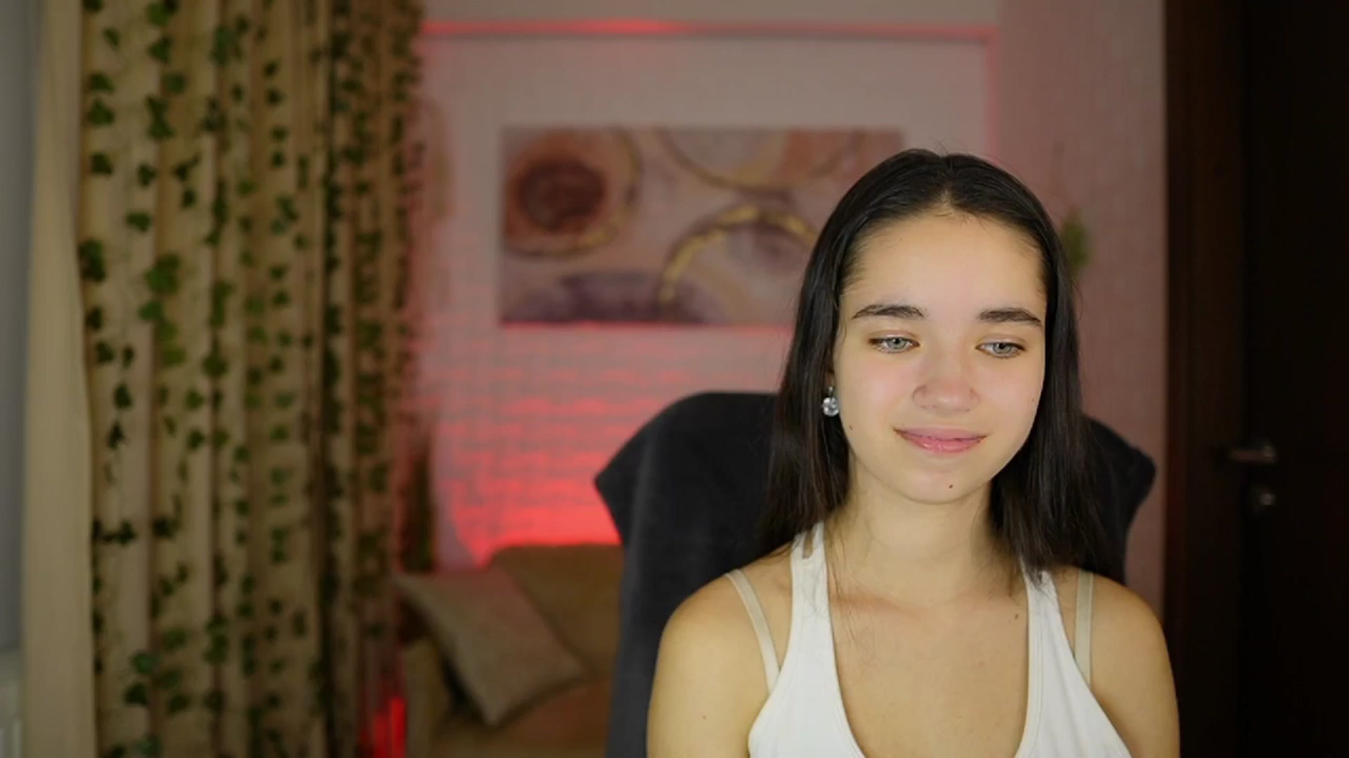 Gallery image thumbnail from Gia_Paige18's myfreecams stream on, 11/23/2024, 17:06 image 12 of 20