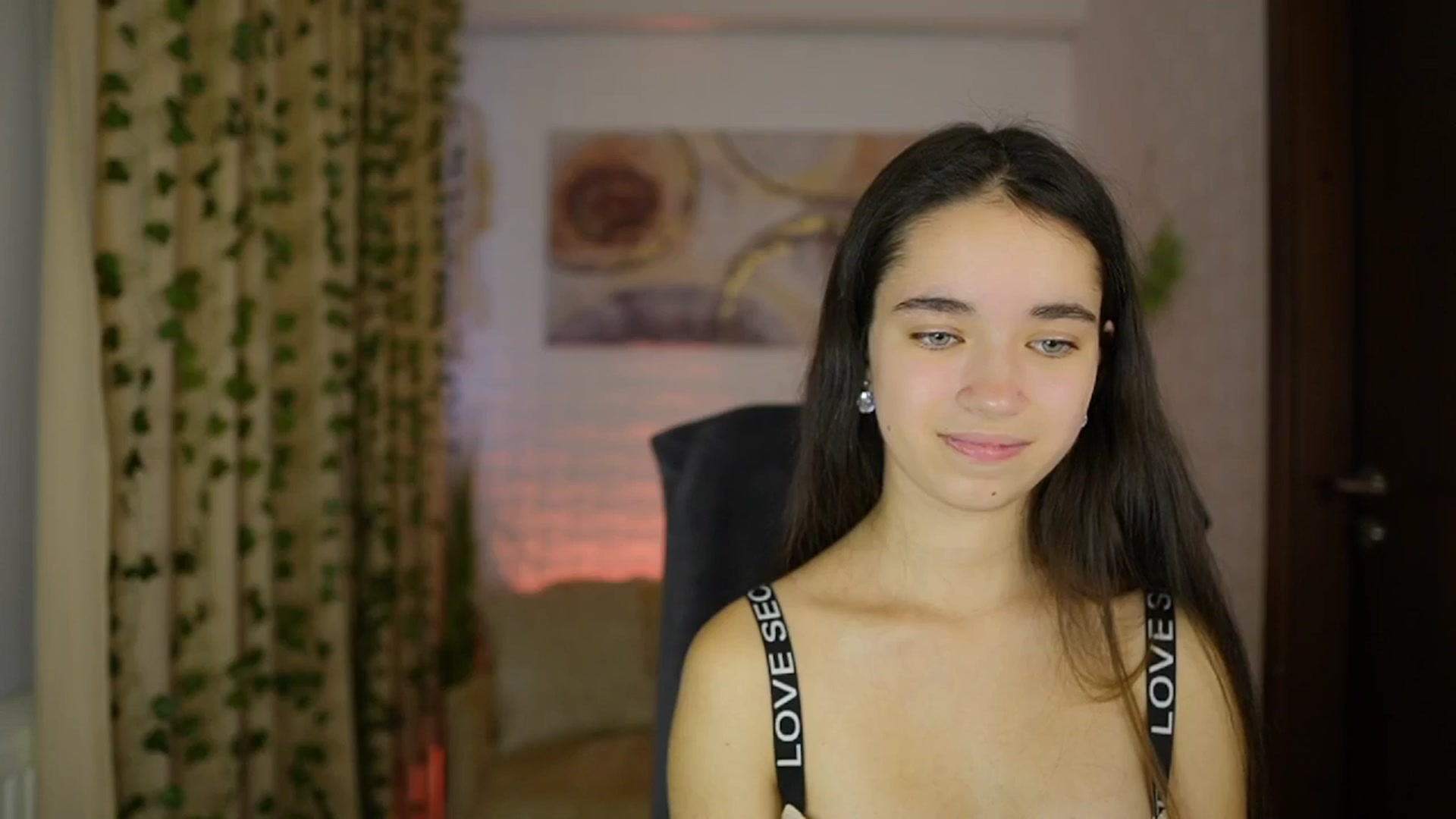 Gallery image thumbnail from Gia_Paige18's myfreecams stream on, 11/26/2024, 13:15 image 15 of 20