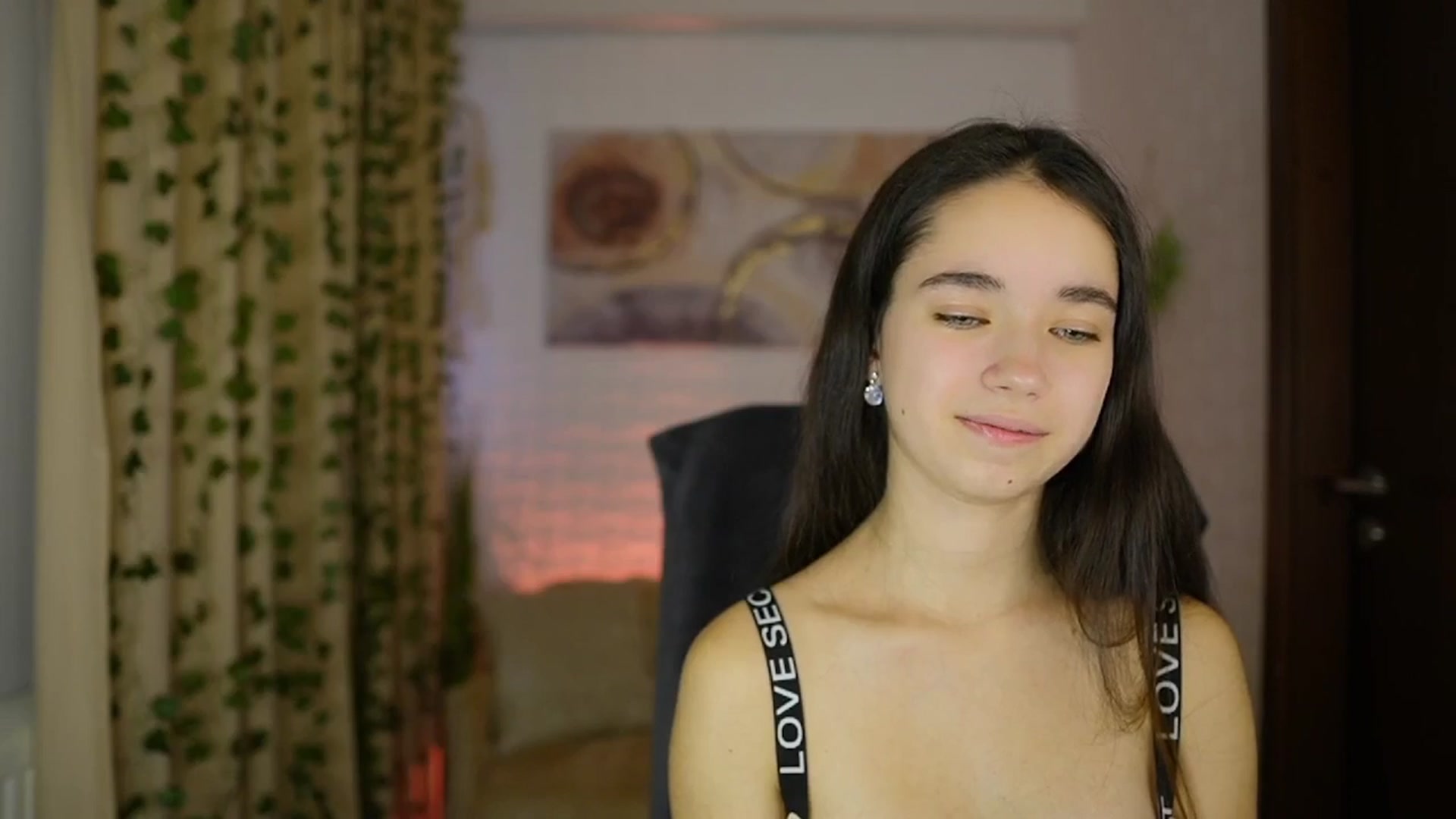 Gallery image thumbnail from Gia_Paige18's myfreecams stream on, 11/26/2024, 13:15 image 13 of 20
