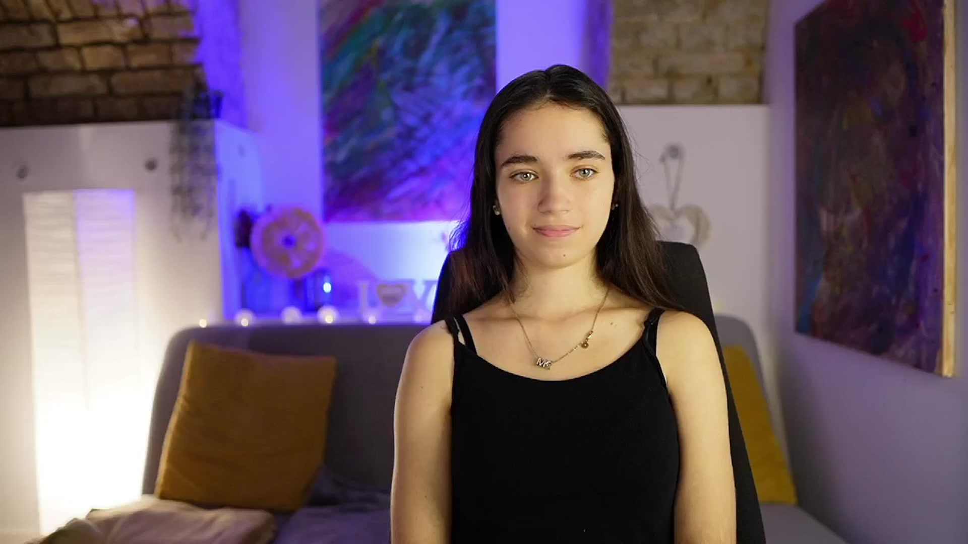 Gallery image thumbnail from Gia_Paige18's myfreecams stream on, 12/18/2024, 13:33 image 13 of 20