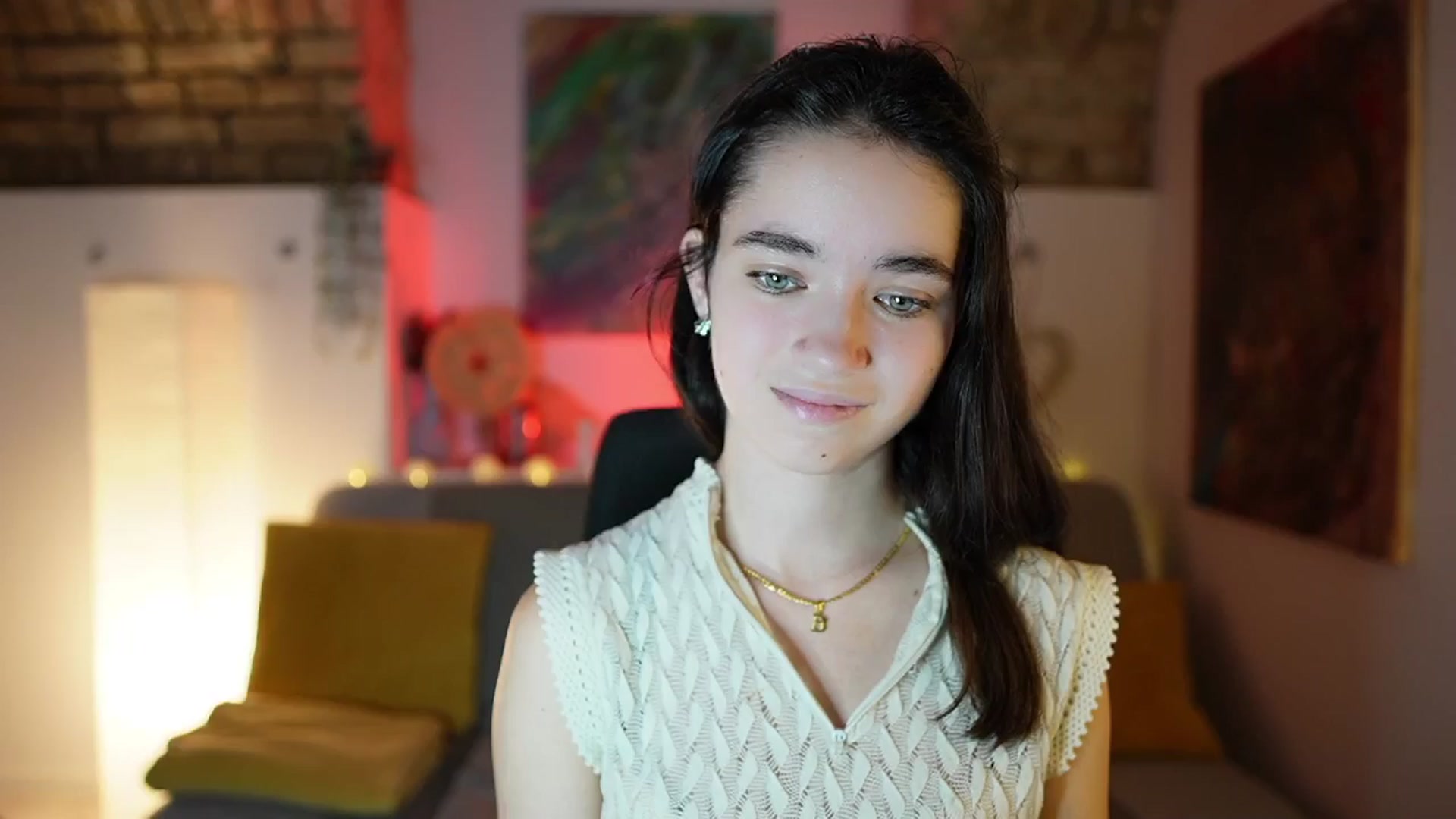 Gallery image thumbnail from Gia_Paige18's myfreecams stream on, 12/27/2024, 14:11 image 14 of 20