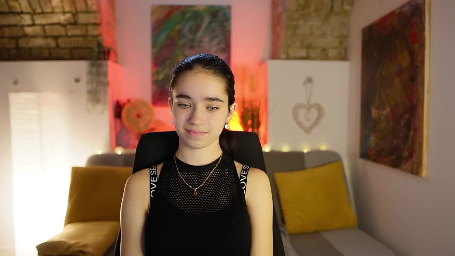 Gallery image thumbnail from Gia_Paige18's myfreecams stream on, 01/07/2025, 10:10 image 16 of 20