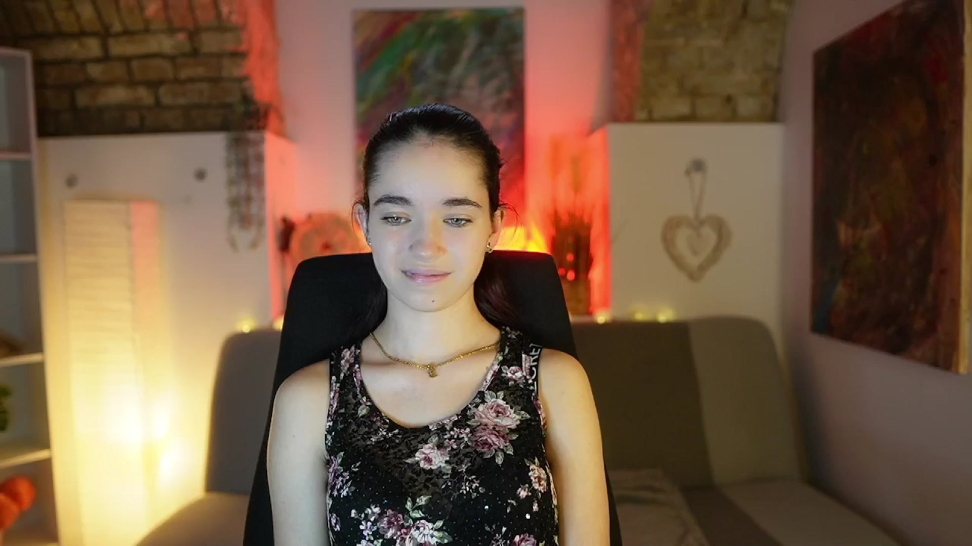 Gallery image thumbnail from Gia_Paige18's myfreecams stream on, 02/13/2025, 13:17 image 7 of 20