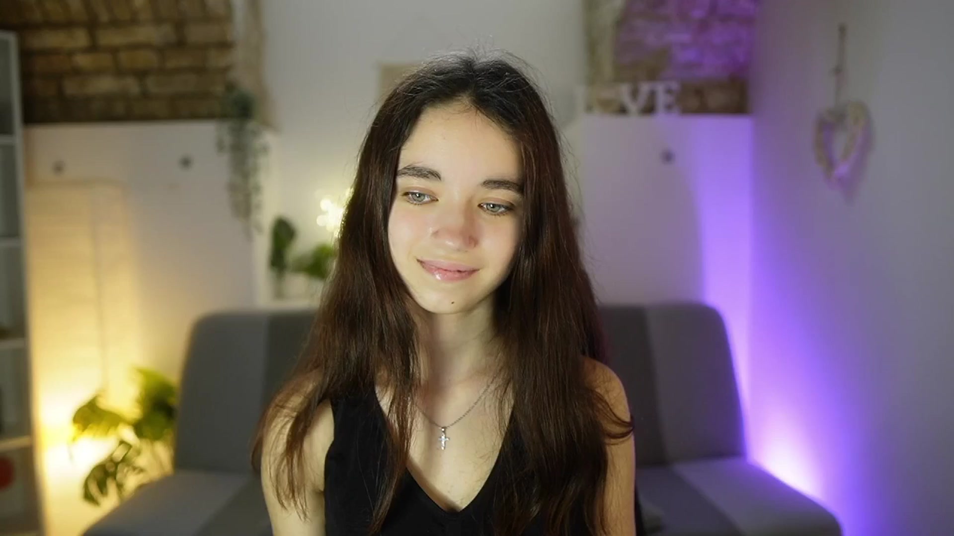 Gallery image thumbnail from Gia_Paige18's myfreecams stream on, 04/23/2025, 11:23 image 11 of 20
