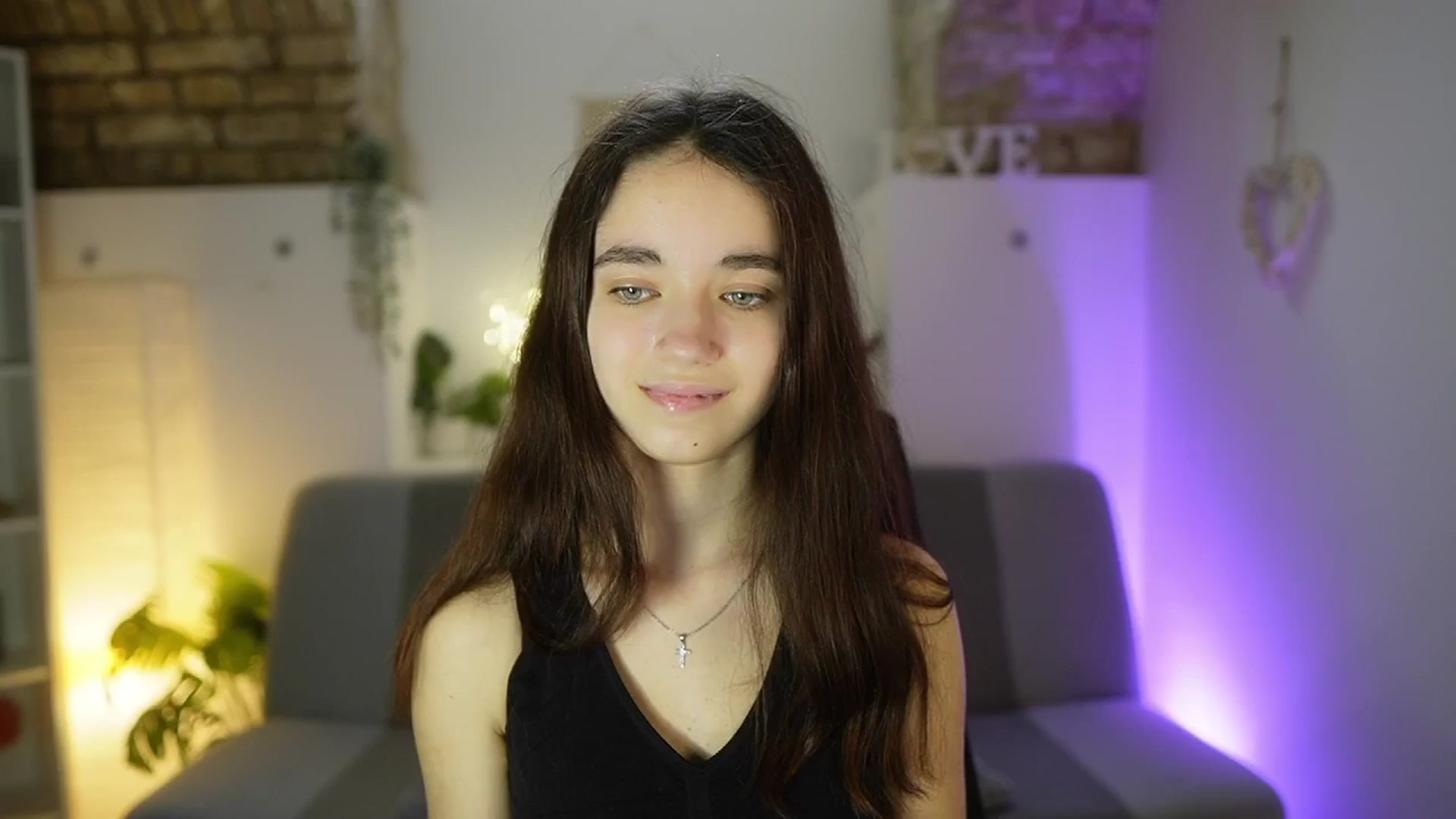 Gallery image thumbnail from Gia_Paige18's myfreecams stream on, 04/23/2025, 11:23 image 8 of 20