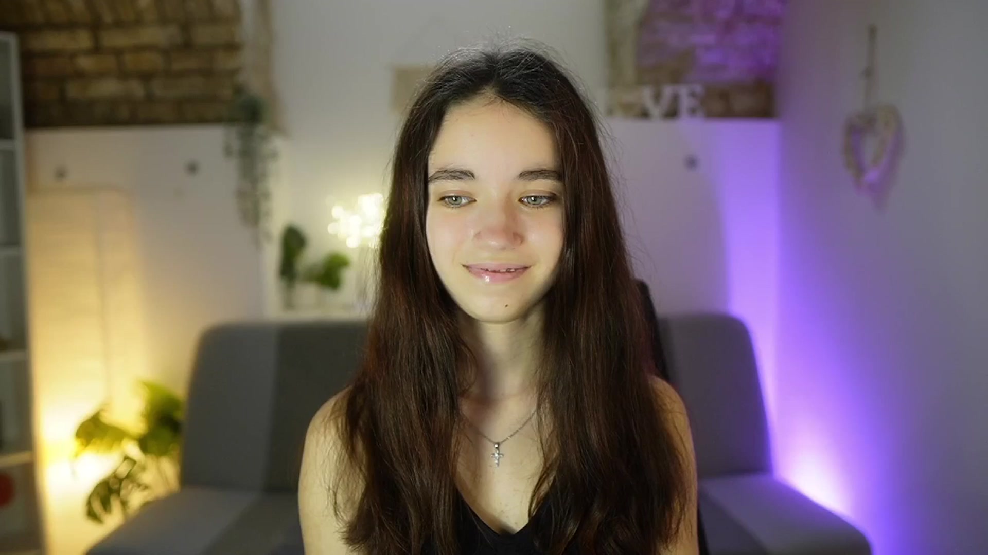 Gallery image thumbnail from Gia_Paige18's myfreecams stream on, 04/23/2025, 11:23 image 1 of 20