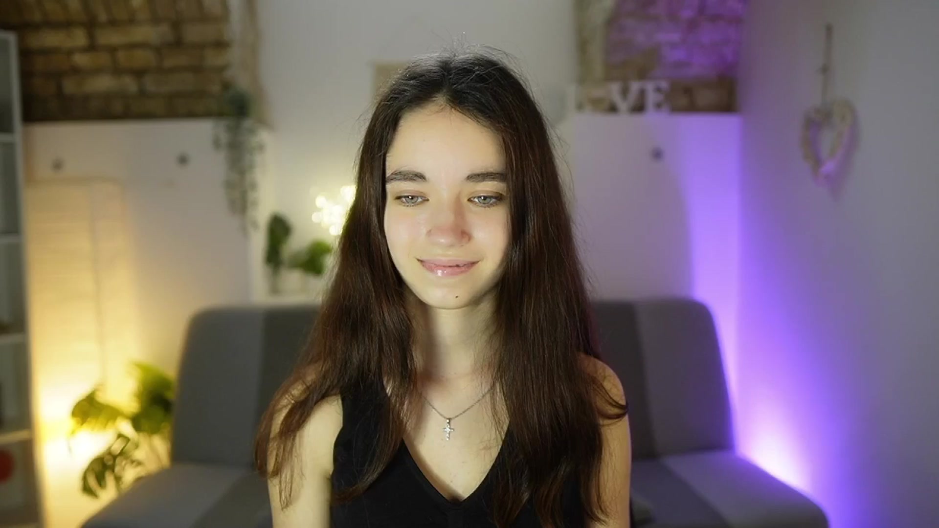 Gallery image thumbnail from Gia_Paige18's myfreecams stream on, 04/23/2025, 11:23 image 10 of 20