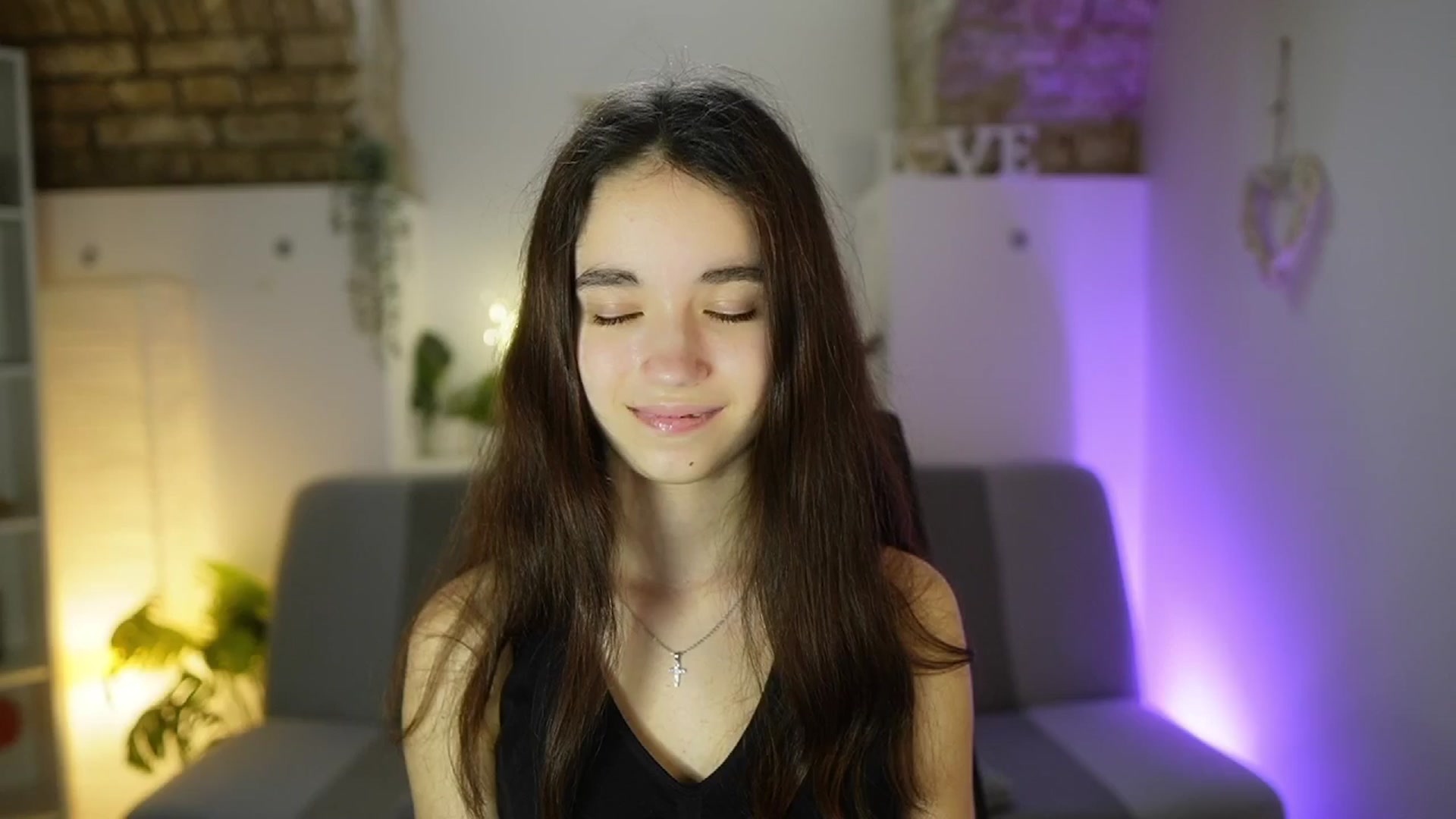 Gallery image thumbnail from Gia_Paige18's myfreecams stream on, 04/23/2025, 11:23 image 12 of 20