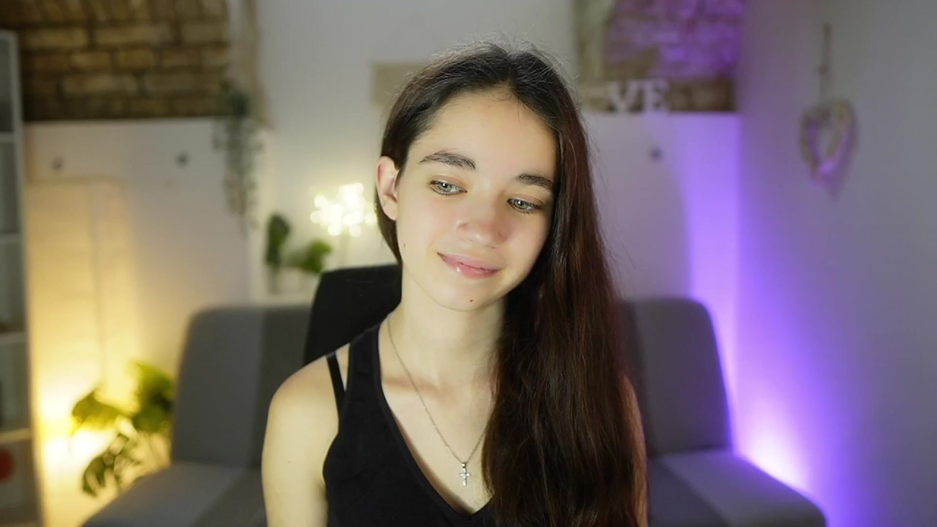 Gallery image thumbnail from Gia_Paige18's myfreecams stream on, 04/23/2025, 11:23 image 13 of 20