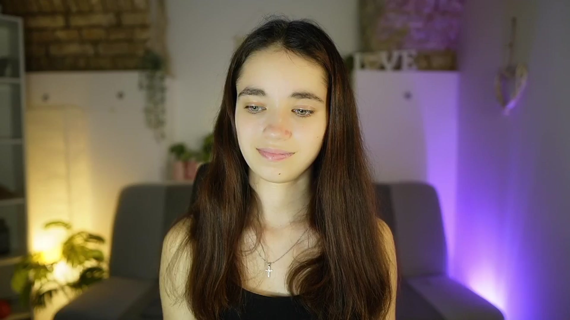 Gallery image thumbnail from Gia_Paige18's myfreecams stream on, 04/24/2025, 13:44 image 9 of 20