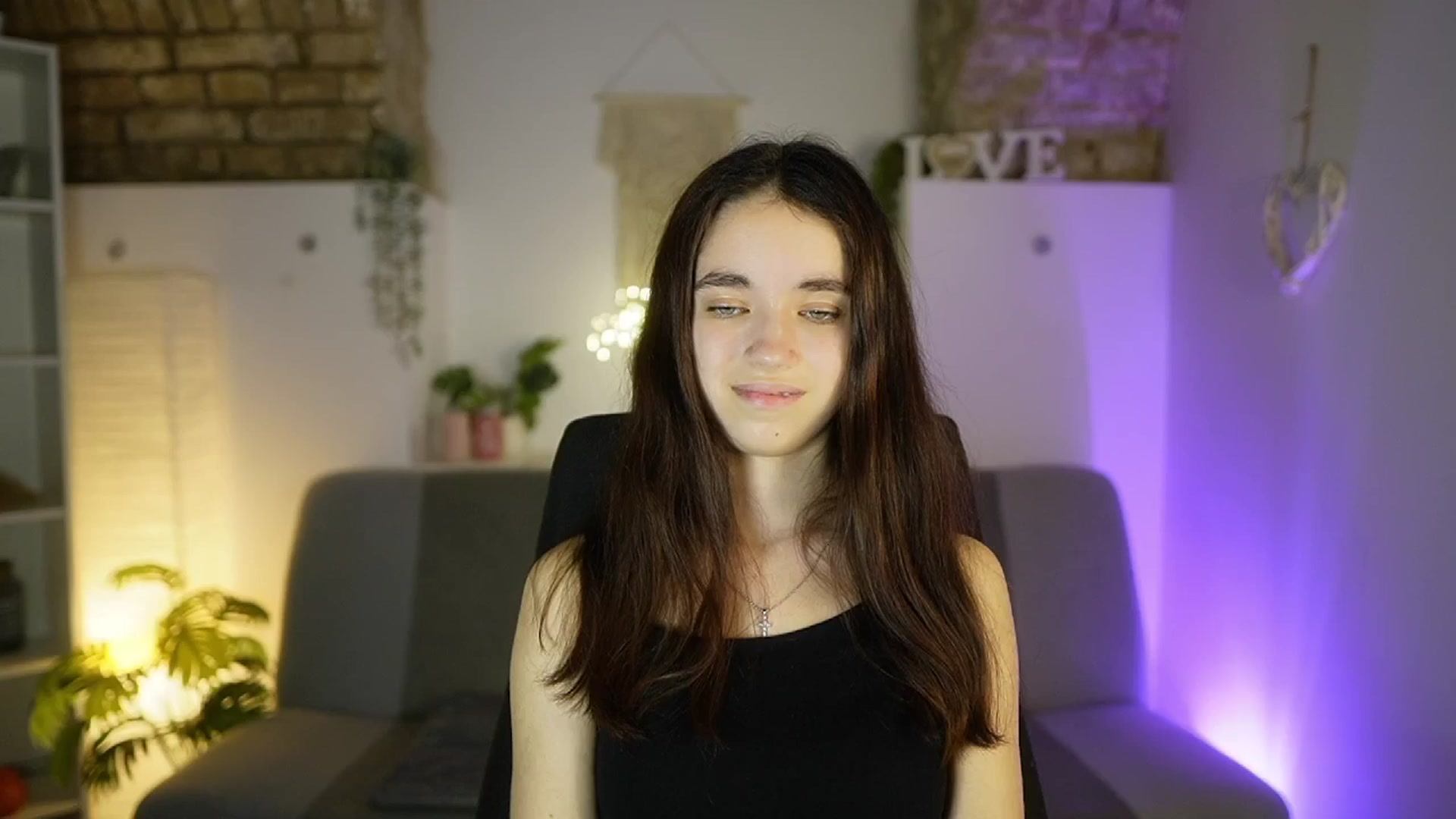 Gallery image thumbnail from Gia_Paige18's myfreecams stream on, 04/24/2025, 17:46 image 8 of 20