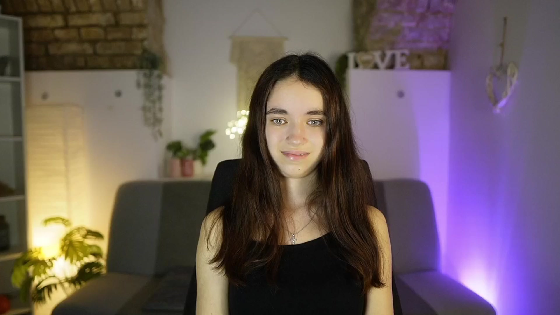 Gallery image thumbnail from Gia_Paige18's myfreecams stream on, 04/24/2025, 17:46 image 9 of 20