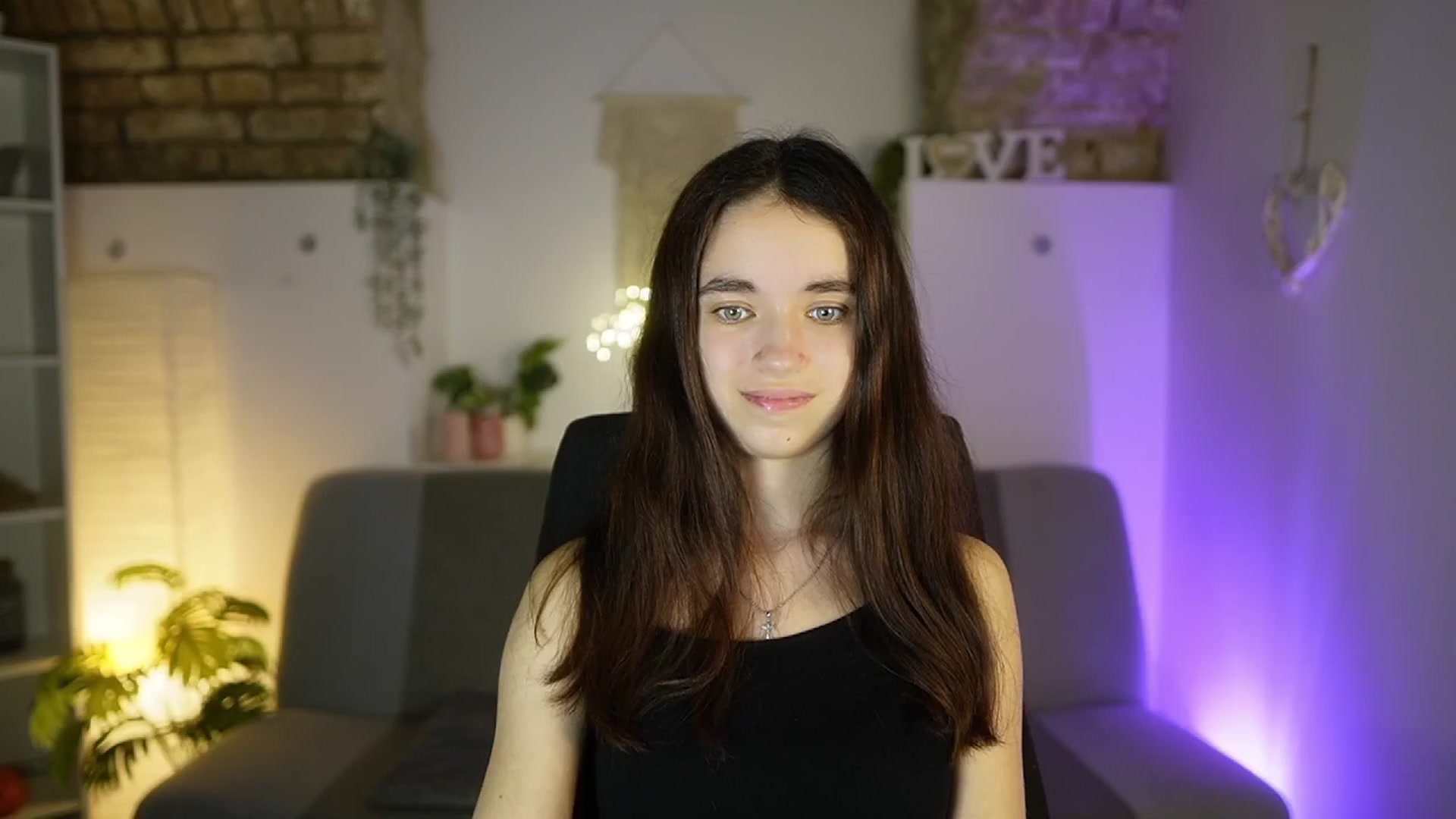 Gallery image thumbnail from Gia_Paige18's myfreecams stream on, 04/24/2025, 17:46 image 14 of 20